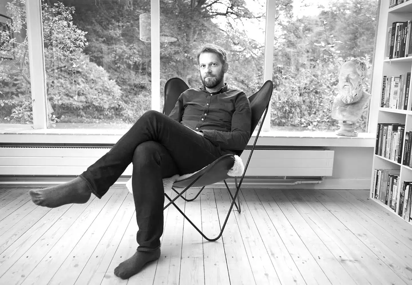 »Det er den evindelige lighedsmani her i landet, der gør, at danskere har svært ved at forstå, at noget kunst kræver større evner og indsigt, end de selv besidder.«, siger Dennis Nørmark