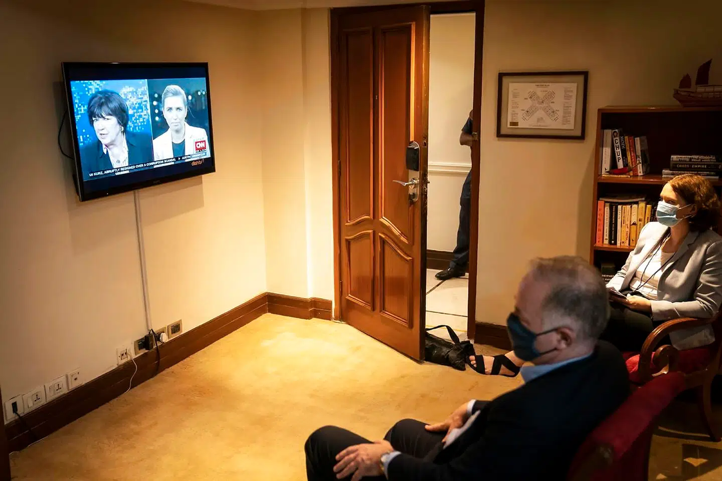 Statsminister Mette Frederiksen blv som afslutning på sit officielle besøg i New Delhi i Indien interviewet til CNN. Statsministerens delegation følger med under interviewet.