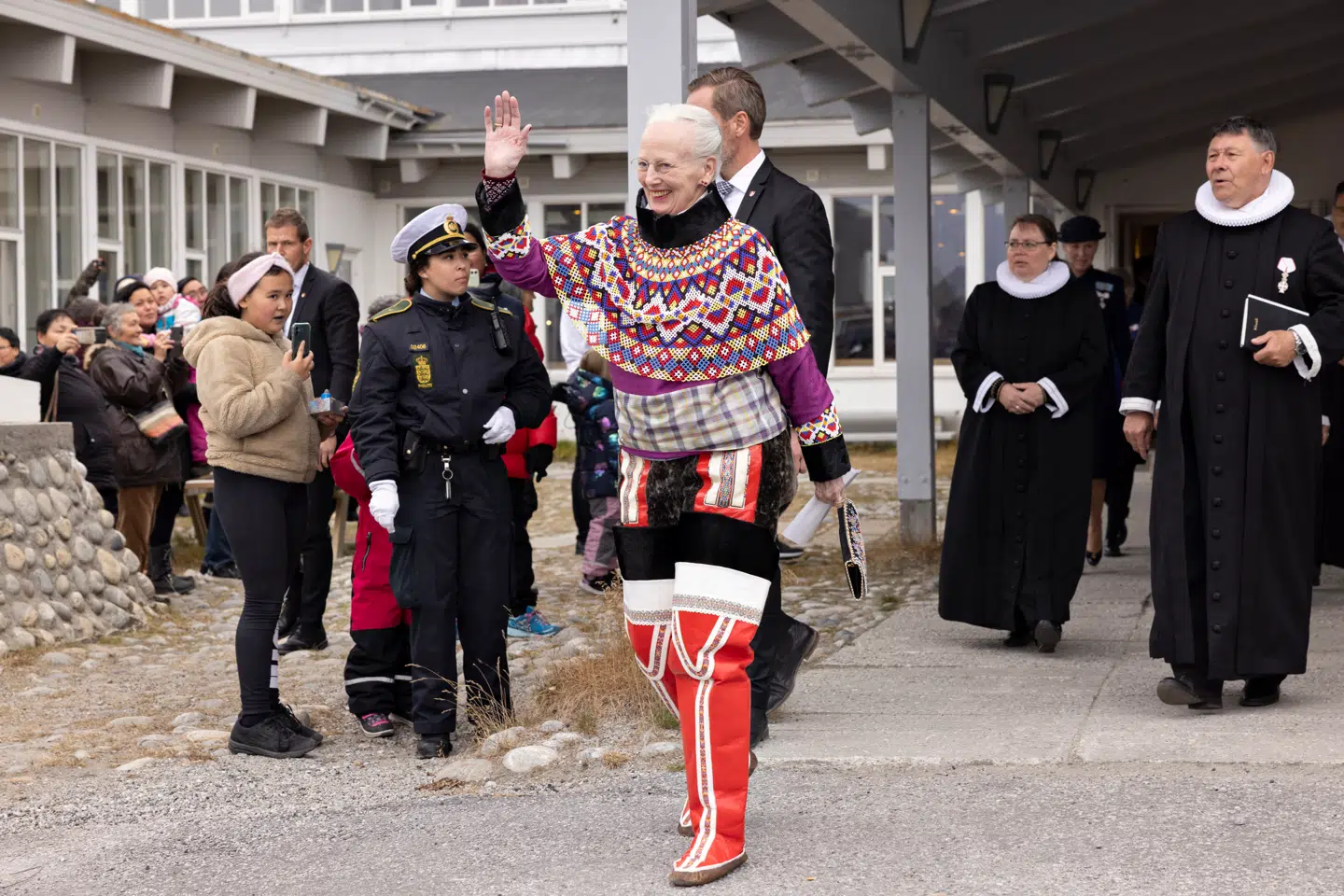 Dronning Margrethe er på officielt besøg i Grønland efter en tid med fornyet debat om Grønlands selvstændighed.