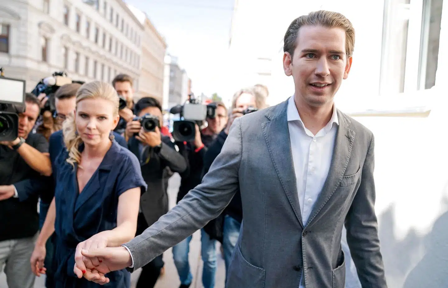 Den østrigske kansler Sebastian Kurz i 2019 sammen med sin partner Susanne Thier, der sjældent viser sig ved offentlige begivenheder.
