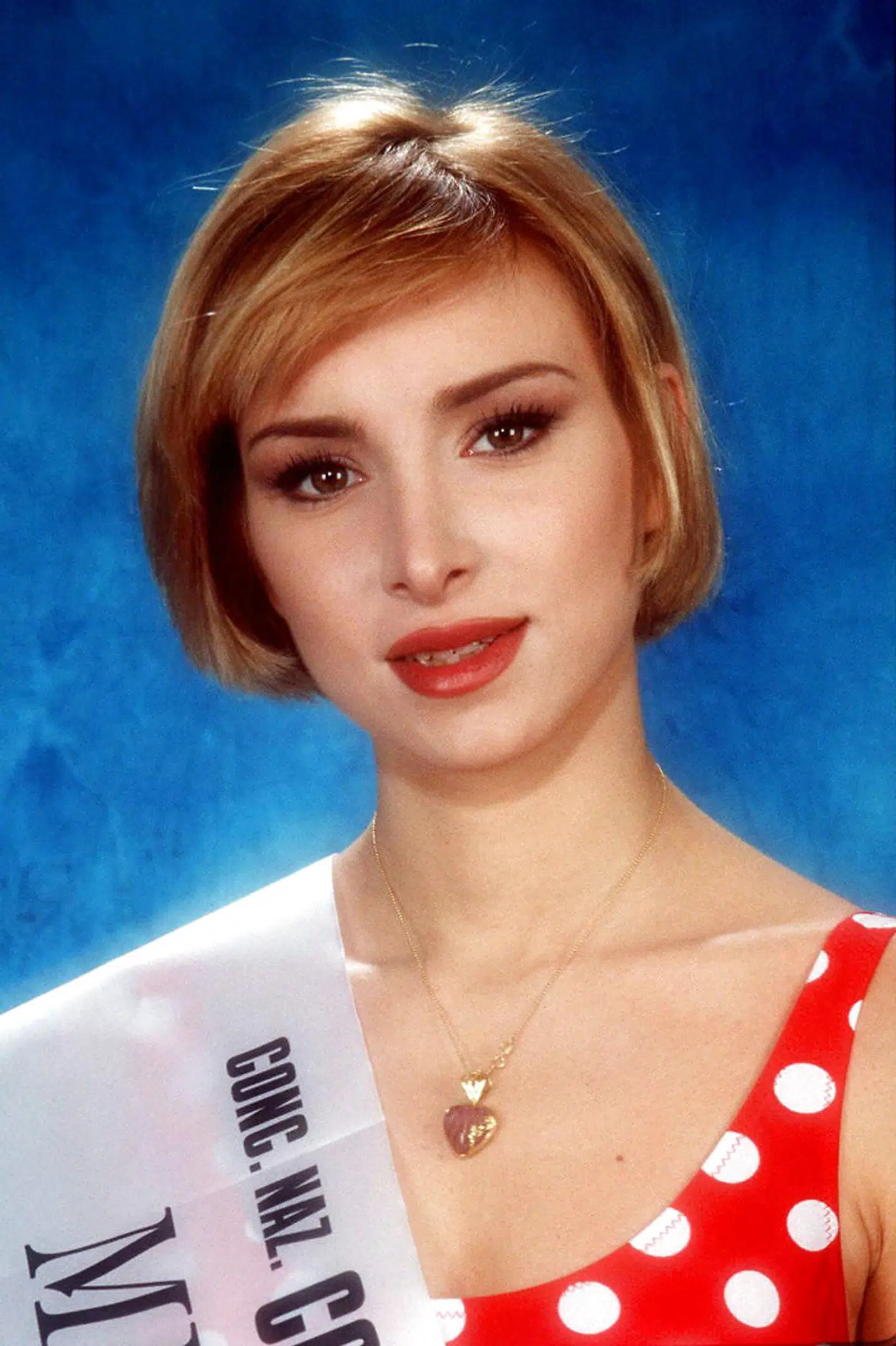 Dette udaterede billede viser en ung Rachele Mussolini, før sine politiske dage. Rachele er i dag 47 år.