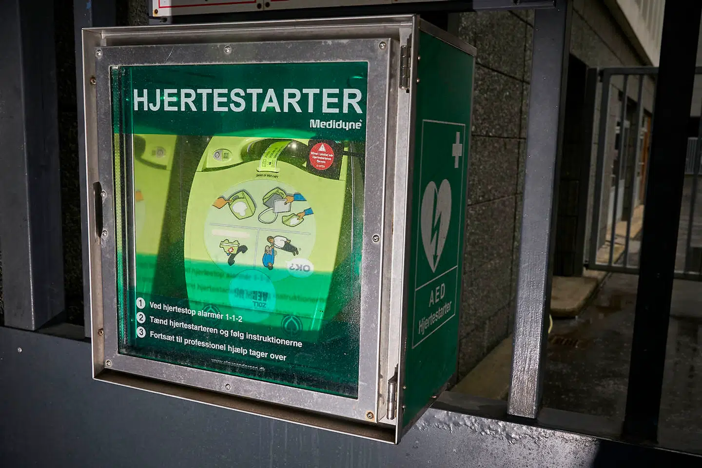 Hjertestarter på Gammel Mønt. I sagen, som skal behandles af politikerne tirsdag, lægges der op til, at der afsættes op til ti millioner kroner.