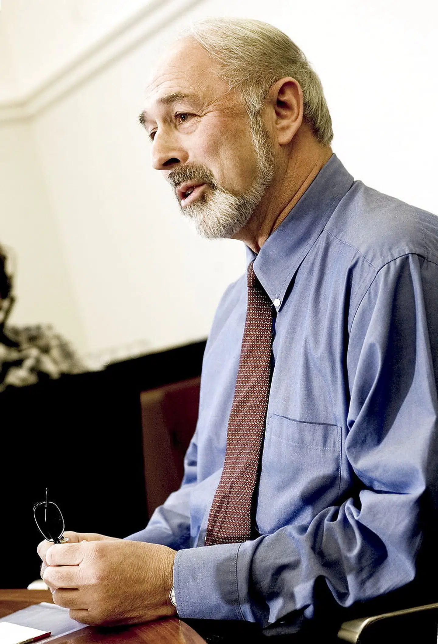 Finn Rudaizky (DF) siger, at han har vanskeligt ved at få ind i sit hoved, hvorfor regionrådsformanden ikke blevet orienteret om whistleblowerhendelsen i 2019.