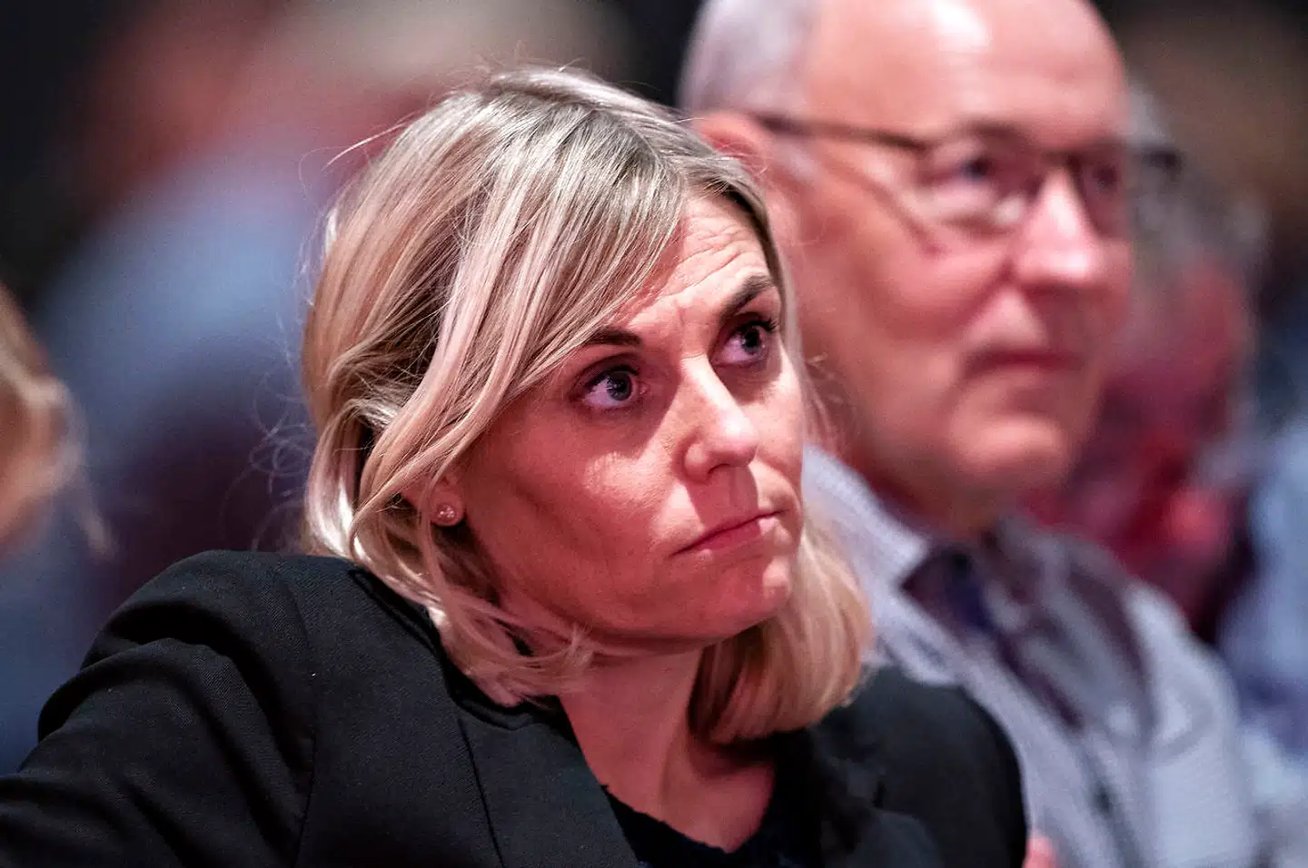 Forløbet med Trine Bramsens trusler mod Peter Viggo Jakobsen antyder en af to ting: Enten er forsvarsministeren ikke bekendt med god regeringsførelse, eller at hun vælger ikke at forvalte magten i et demokratisk samfund, mener Anne Sofie Allarp.