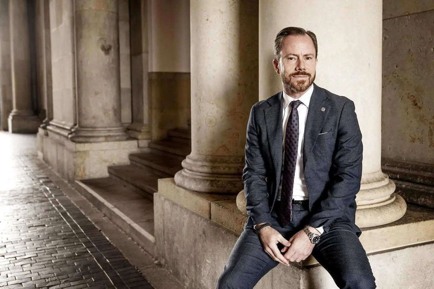 »Jeg er skræmt fra vid og sans over, at Venstre nu gentager retorikken fra valgkampen, hvor man lovede 69 milliarder kroner til en dyrere offentlig sektor. Konservatives udgangspunkt er, at der slet ikke er behov for en større og dyrere offentlig sektor,« skriver Mette Abildgaard.