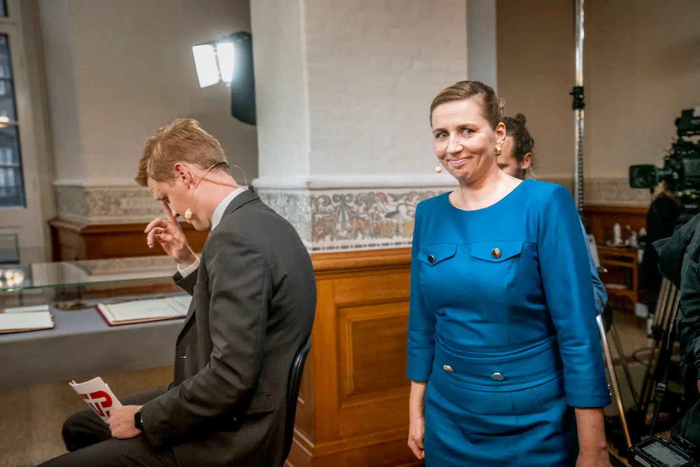 Statsminister Mette Frederiksen på vej til interview med TV 2 News på Folketingets åbningsdag tirsdag.