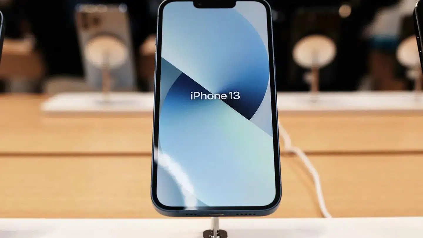 Apples nye iPhone 13 er blandt de telefoner, der kan blive ramt af Kinas krav om at spare på energien, fordi mange fabrikker er blevet tvunget til at lukke.