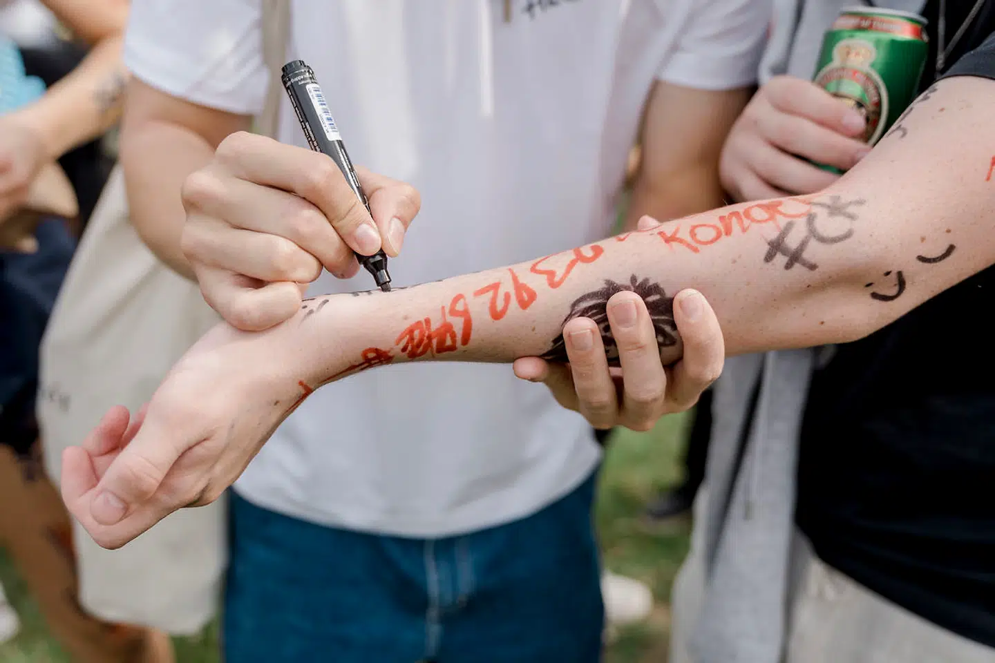 »Seksualundervisning er en utrolig vigtig del af dannelsen og det almene trivselsarbejde på ungdomsuddannelserne. Det skal være viden til tiden, og politikerne på Christiansborg skal prioritere området,« skriver Lone Kjær Hein.