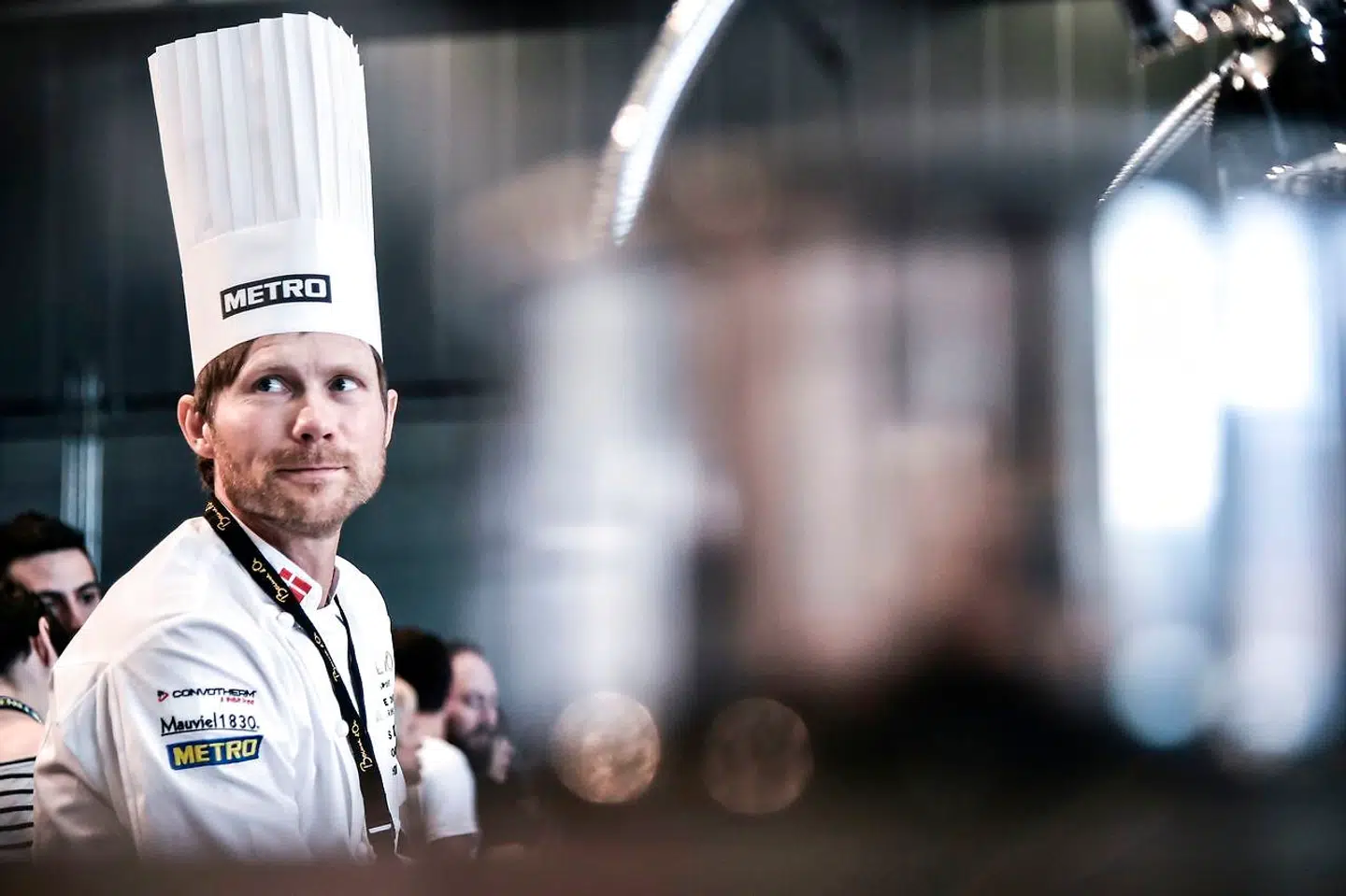 Rasmus Kofoed er coach for Ronni Mortensen. Her er han fotograferet under Bocuse d'Or Europe 2018.
