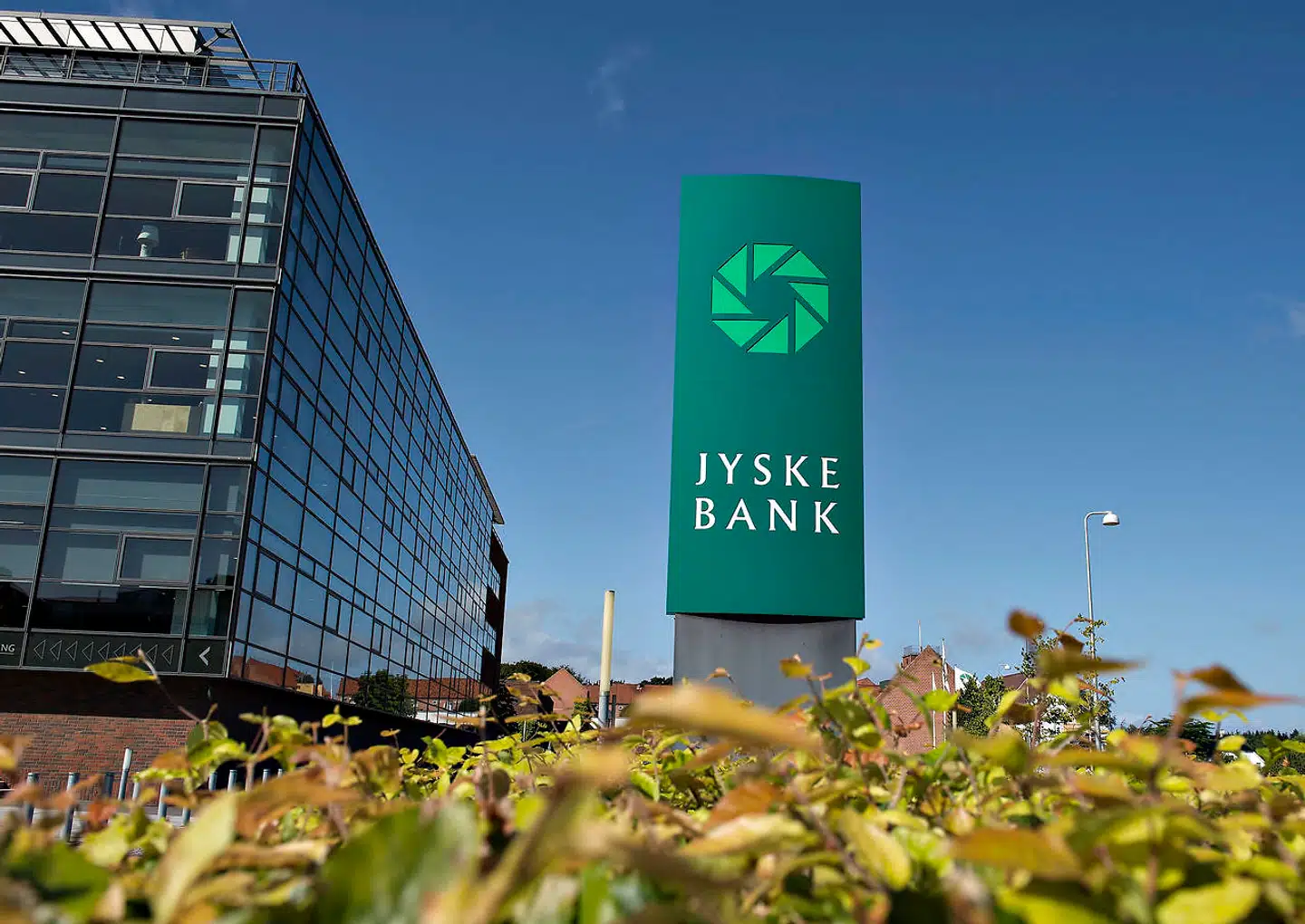 Jyske Bank afviser at besvare konkrete spørgsmål om kundeforholdet til Genaro Peña.
