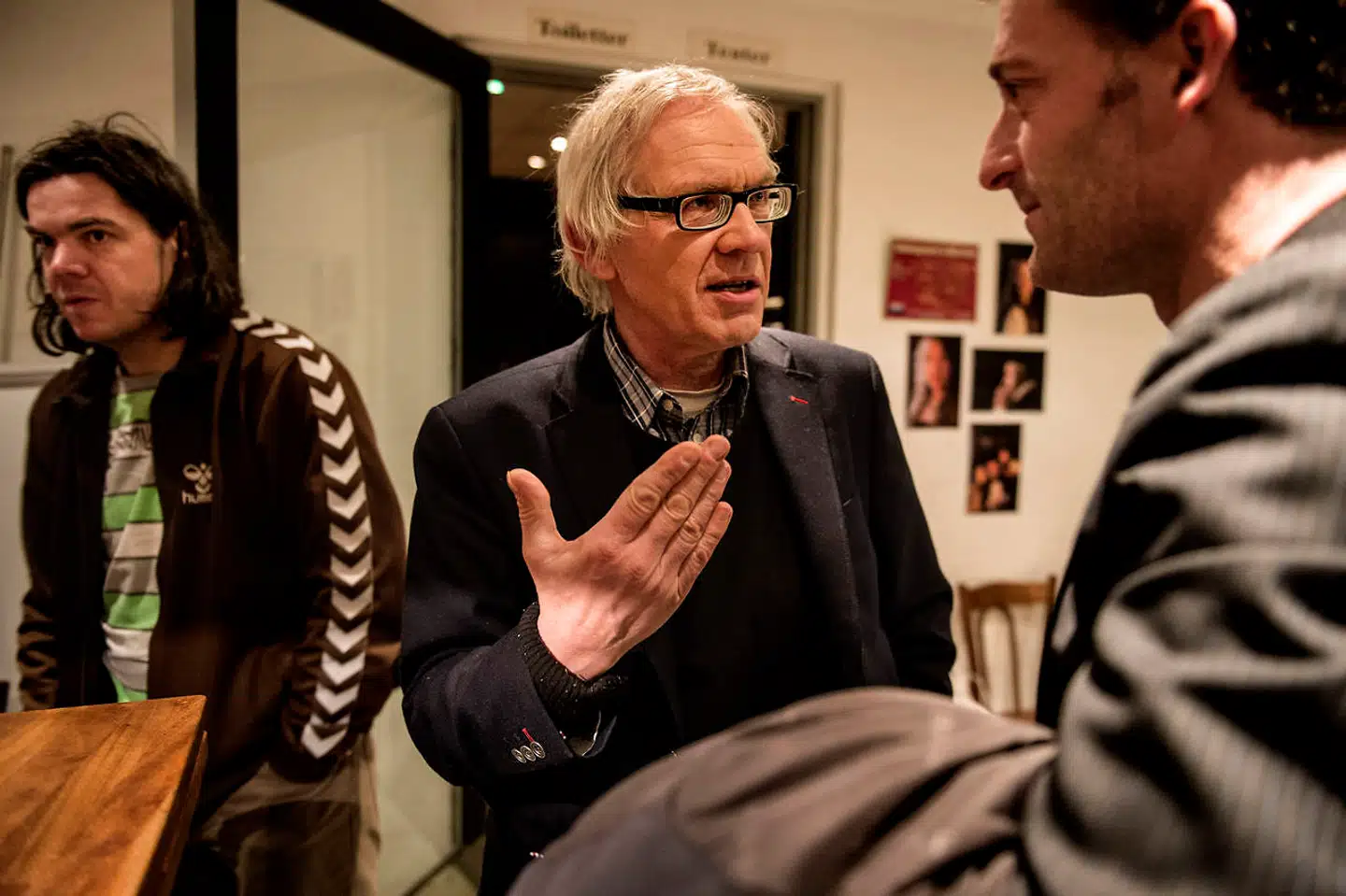 Lars Vilks-komiteen blev nedlagt efter interne stridigheder. På billedet ses Uwe Max Jensen (tv.), der var med til at stifte komiteen, sammen med Lars Vilks (mf.) og Mikael Jalving (th.) den 14. februar 2013 – præcis et år før terrorangrebet på Krudttønden.