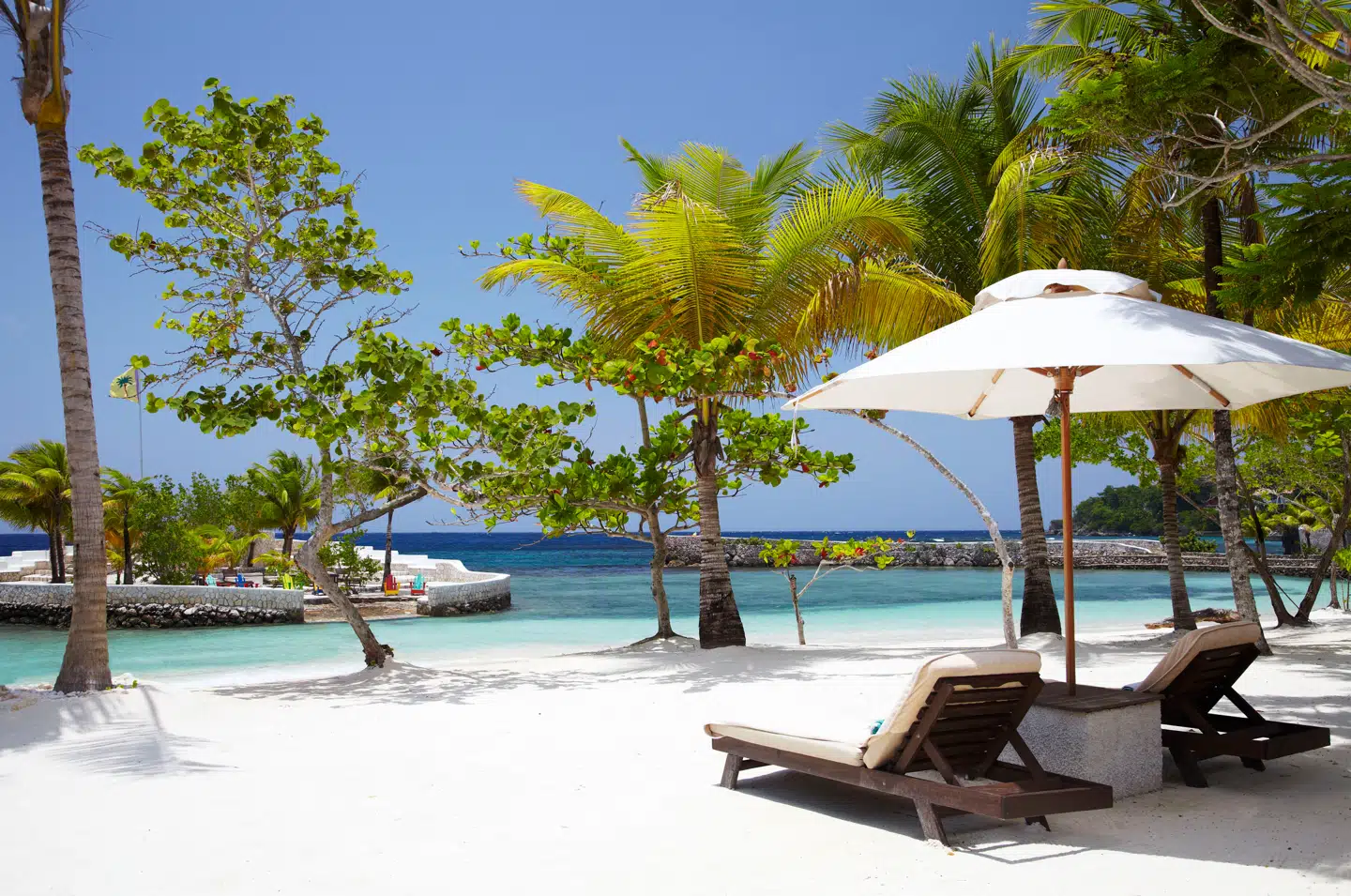 I Jamaica håber turistindustrien, at den nye James Bondfilm kan få flere turister til den eksotiske ø.