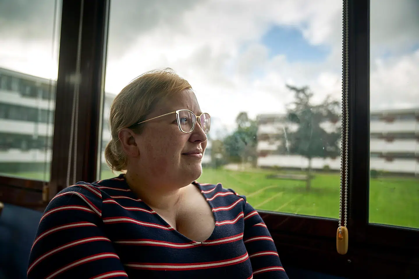 »Min påstand er, at hvis ikke det havde været for mine ressourcestærke forældre – og senere i livet mine egne ressourcer og menneskeligt overskud – så havde jeg levet af førtidspension og ikke af min løn fra mit job som seniorkonsulent,« skriver Julie Kofoed.