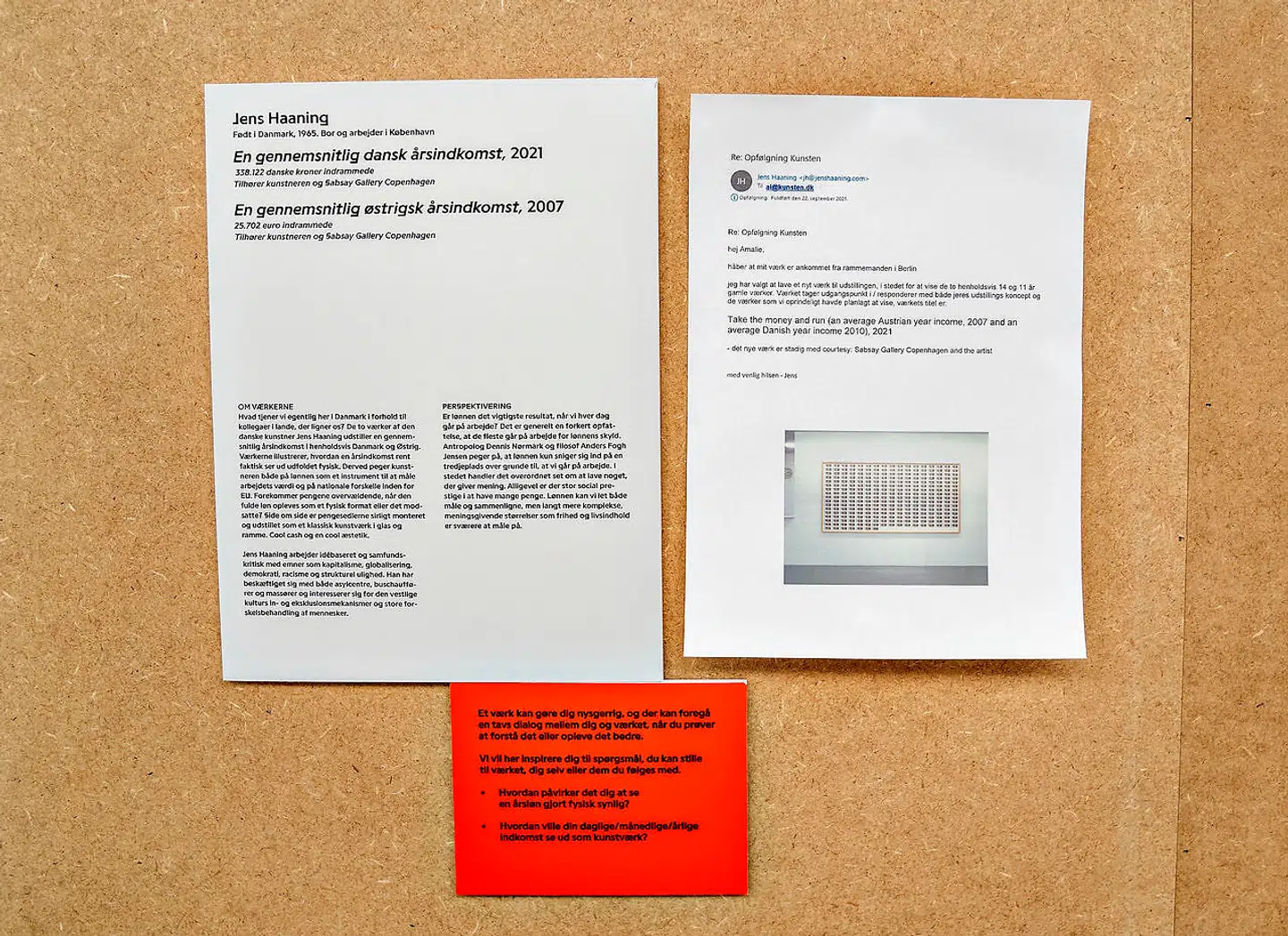 Ved siden af Jens Haanings nye værk, udstillet på Kunsten i Aalborg, findes både en beskrivelse af det oprindelige værk og en begrundelse for det nye.