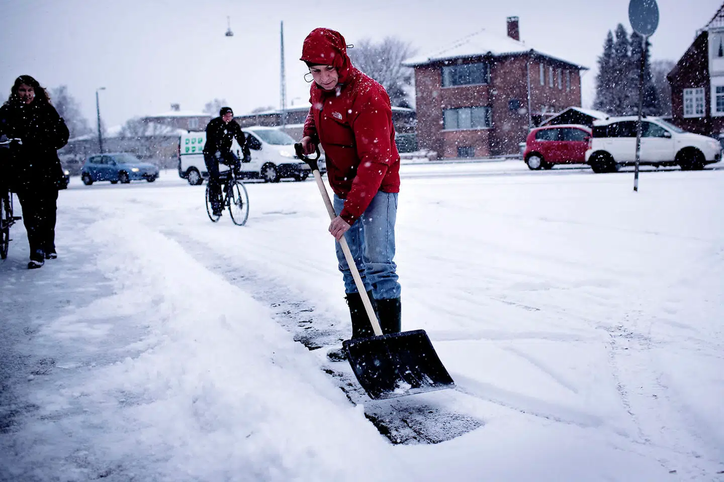 Hvis du vil holde varmen i den kommende opvarmningssæson kan det gå hen og blive en dyr omgang. Stigende el, gas- og oliepriser kan sætte sig i varmeregningen. Arkivfoto: Thomas Lekfeldt