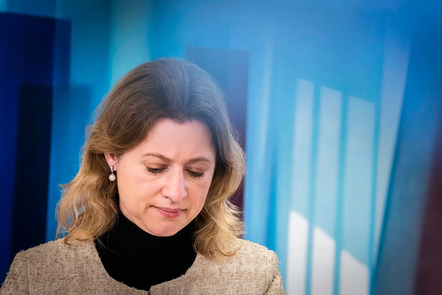 Regionsrådsformand Sophie Hæstorp Andersen (S) har valgt at betale 18.000 kroner tilbage, efter at det er kommet frem, at hun trak på sine embedsmænds arbejdskraft i forbindelse med et job, som hun selv tjente penge på. Her ses hun i forbindelse med et pressemøde på Rigshospitalet i København tirsdag den 22. december 2020.