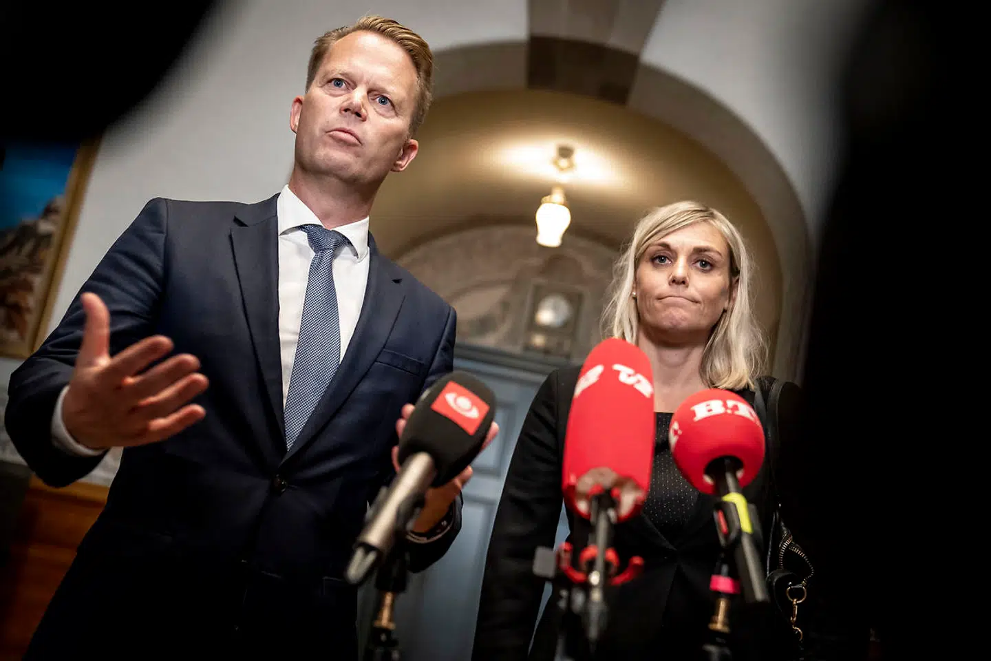 Forsvarsminister Trine Bramsen (S) og udenrigsminister Jeppe Kofod (S) efter samråd på Christiansborg om den danske evakuering fra Afghanistan.
