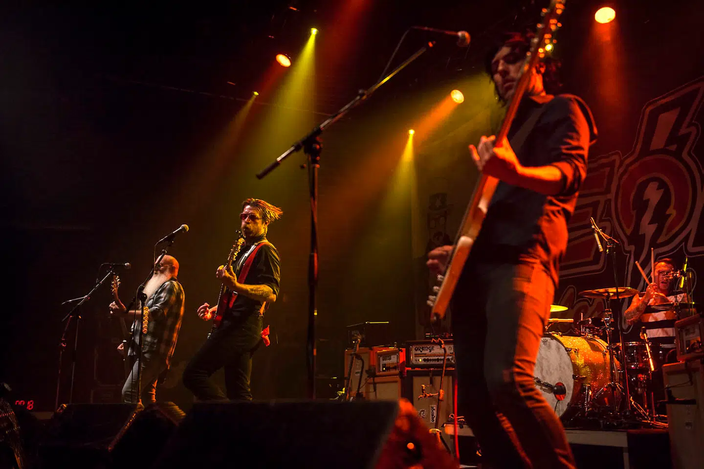 Spillesteder i København har tidligere skullet redegøre for, om deres udøvende musikere er mænd eller kvinder – men nu skal de også redegøre for, om de er nonbinære. Billedet er fra en »Eagles of Death Metal«-koncert i Amager Bio. Arkivfoto: Ida Guldbæk Arentsen