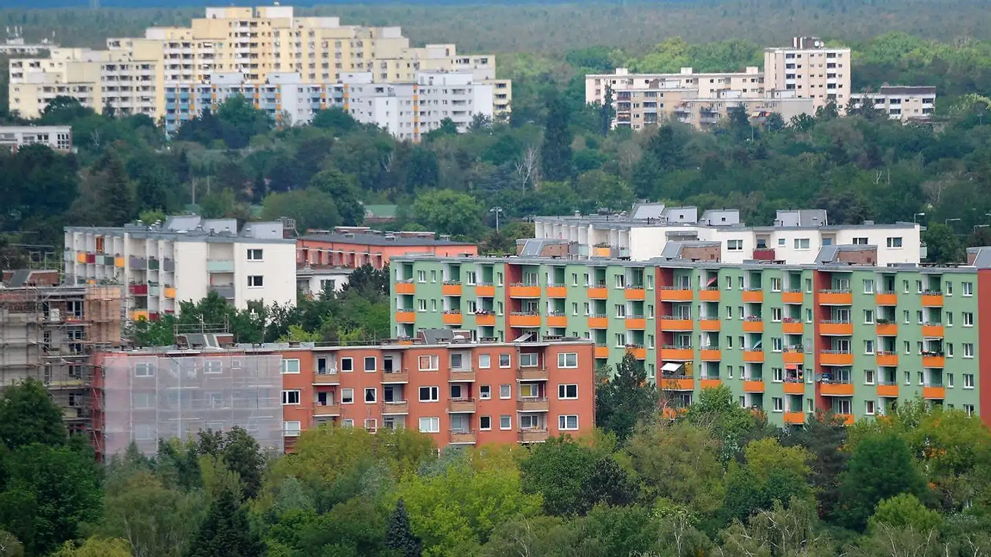 Opbakning til forslag om ekspropriation af boligselskaber tydeliggør berlinernes vrede over boligpriser. (Photo by Tobias SCHWARZ / AFP)