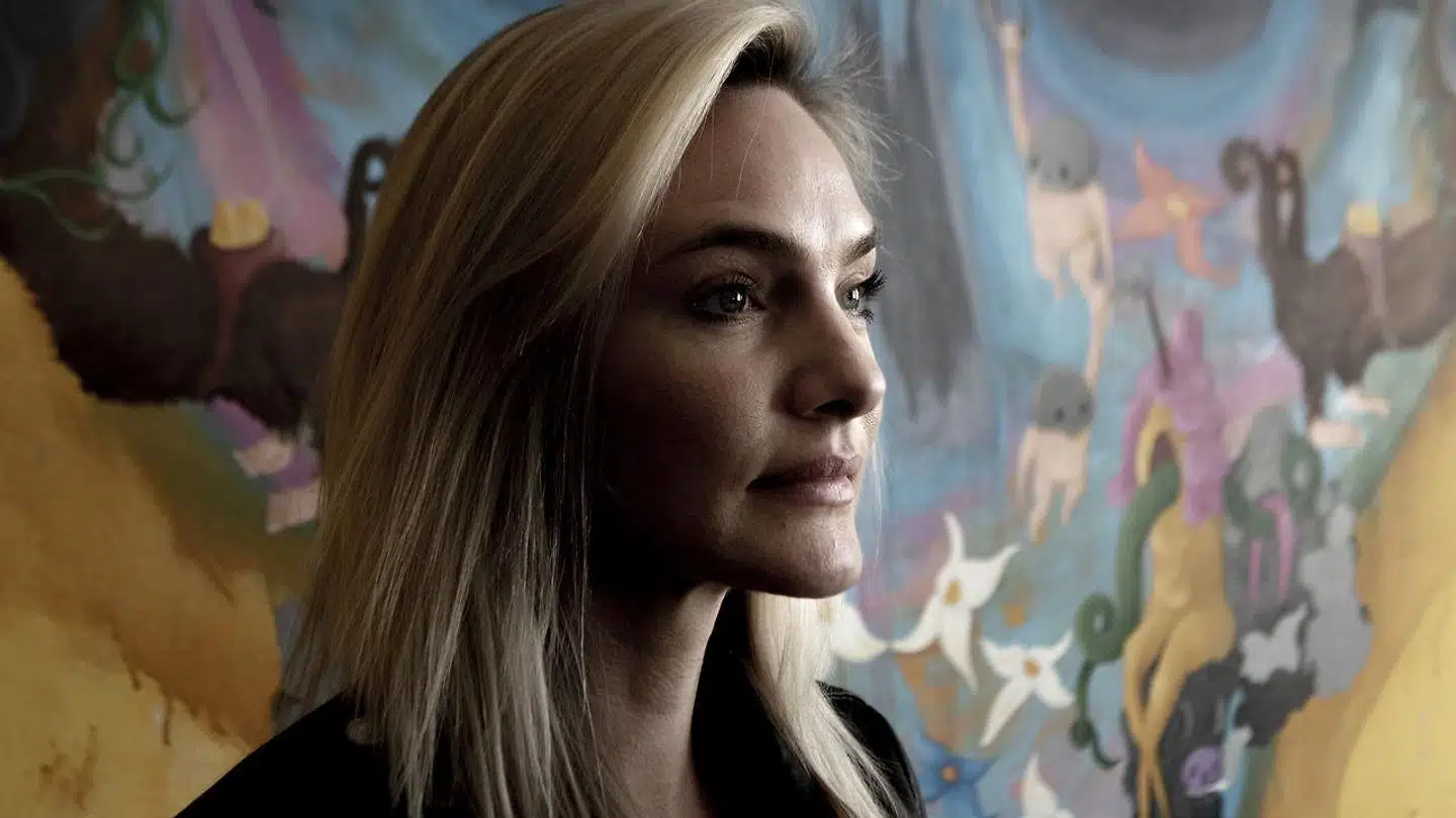 Pernille Lotus sælger sammen med sin arbejdspartner Rasmus »Lakserytteren« Kolbe deres fælles værk WeAreCube.