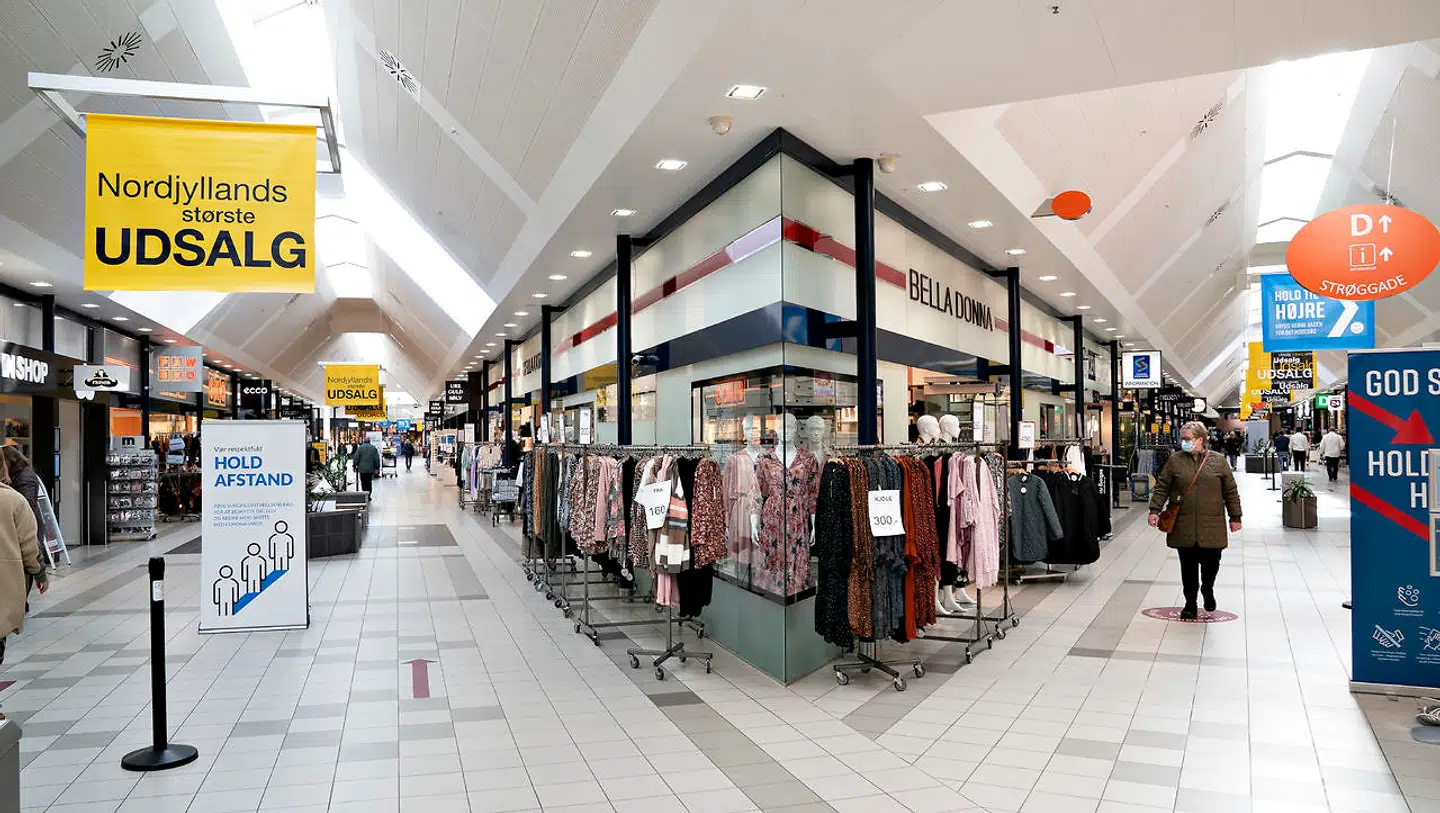 Salget fra de danske butikker faldt med 0,4 procent i august sammenlignet med juli. (Arkivfoto)