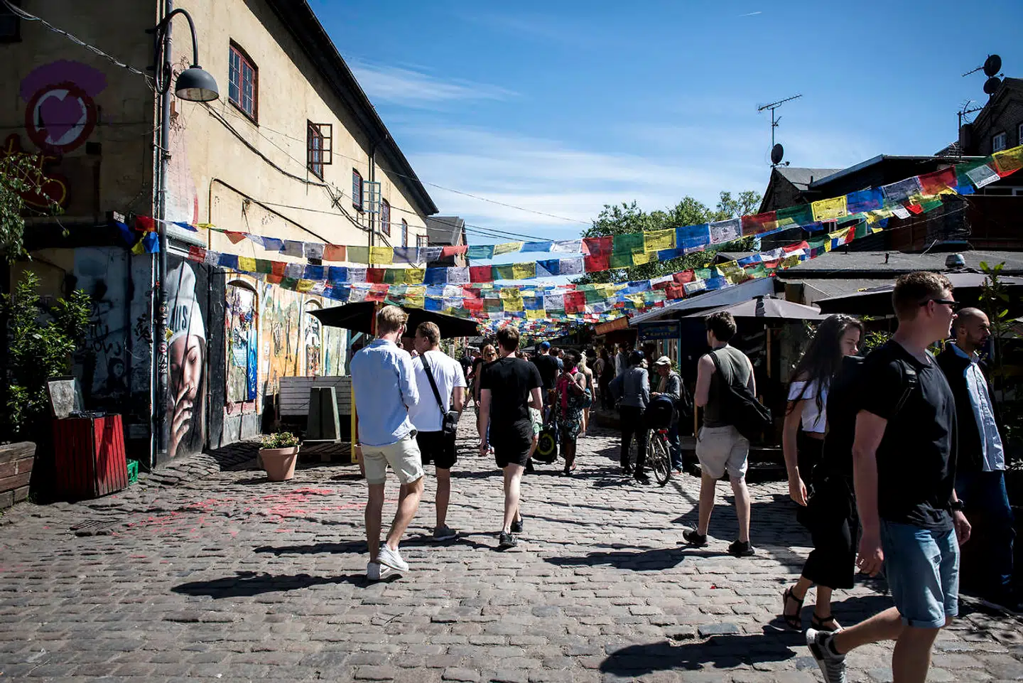 »Det her er et opråb om, at hashmarkedet er så langt ude af kontrol, at det er ved at slå bydelen ihjel, og at handlen har en karakter, der gør, at vi vender ryggen til staden – ja, slet ikke har lyst til at være der,« skriver Jon Stephensen.