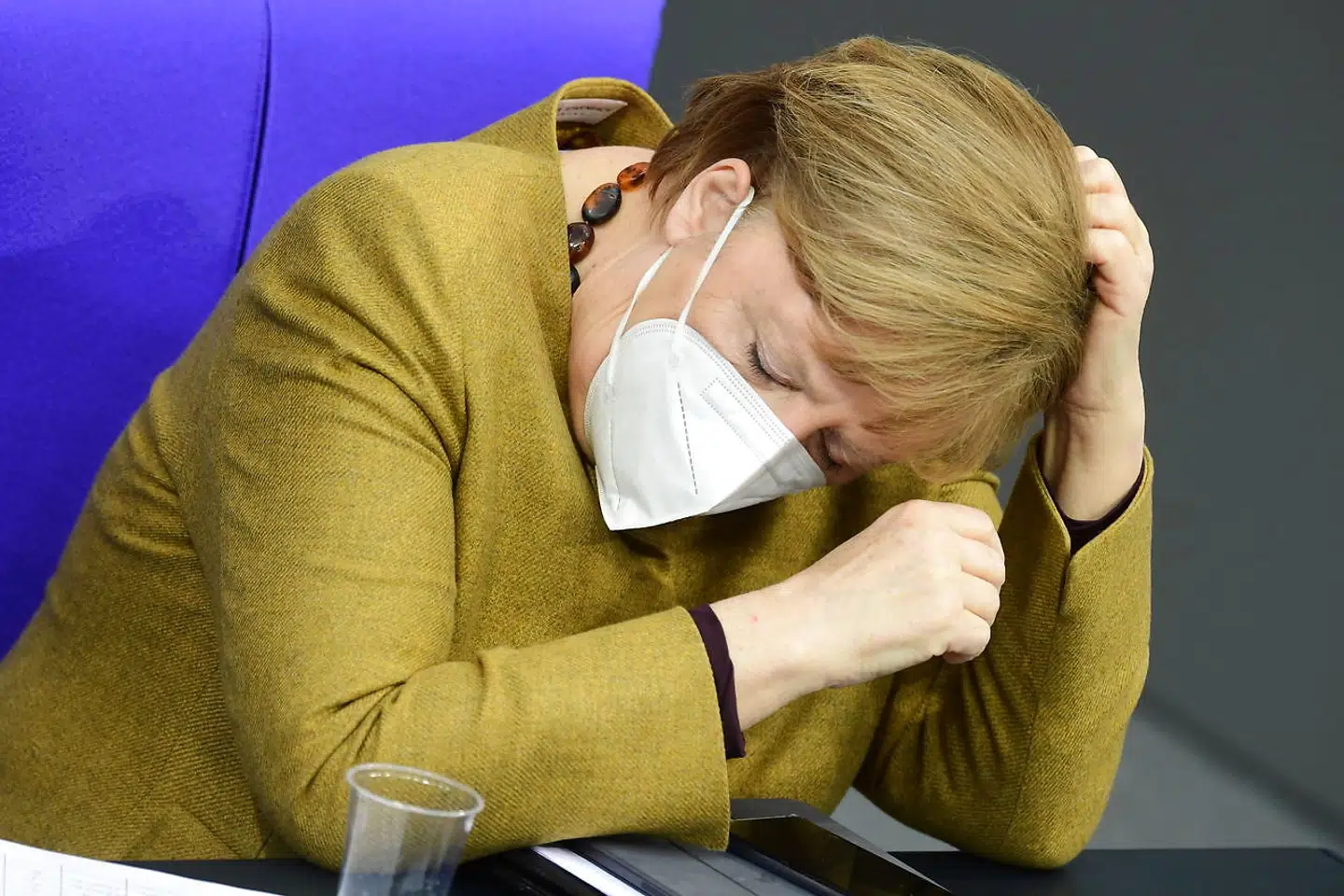 Covid-19 pandemien har martret de sidste år af Merkels kanslerperiode. I begyndelsen fik hun æren for at have ført Tyskland sikkert gennem første bølge af smitte. Senere kom der voldsom kritik efter problemer med vaccineleveringer og en langsom udrulning af vaccinationer.