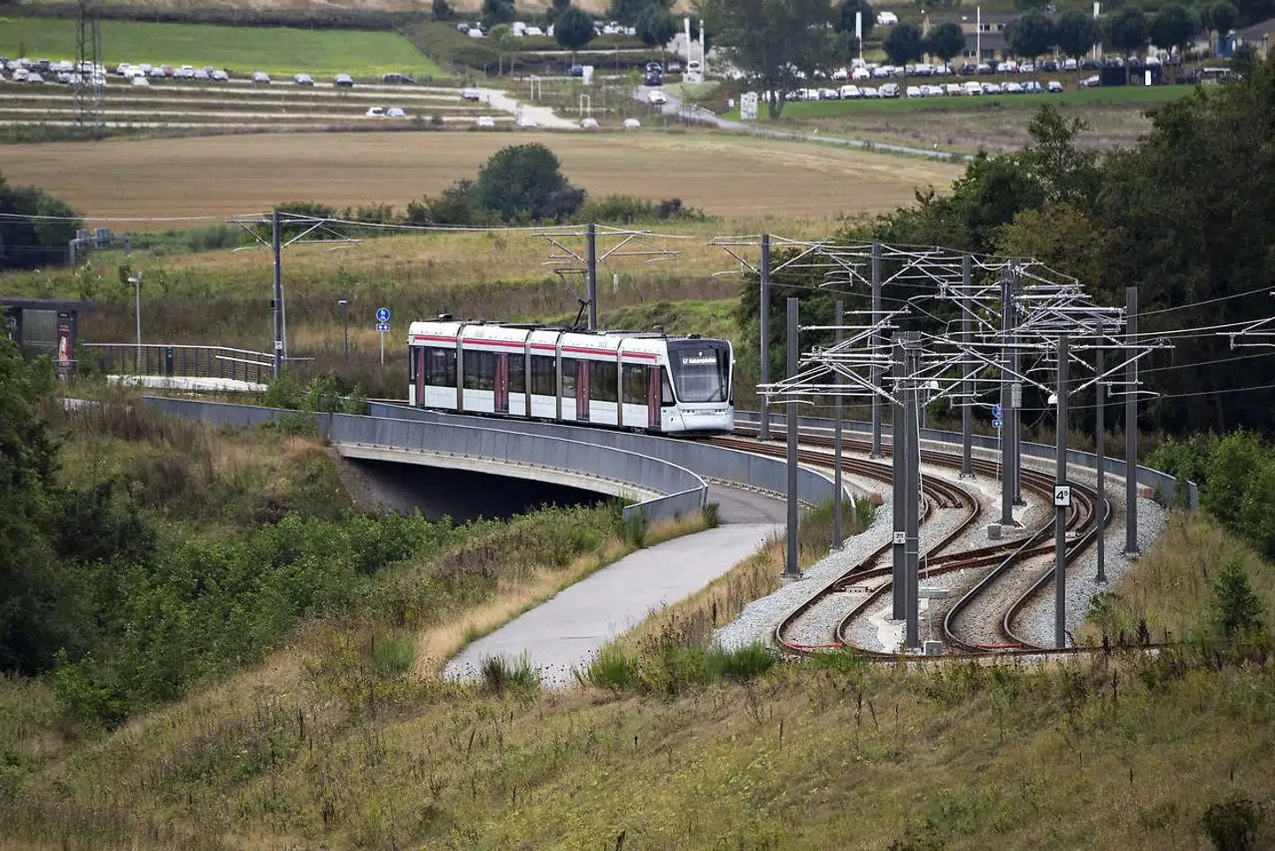 »Heldigvis er jeg ikke den eneste, der kan se problemet. Når Folketinget igen åbner i oktober, har Rasmus Jarlov lovet at tage spørgsmålet op. Jeg ser frem til at høre, hvad resten af Folketingets partier mener. For hvor går grænsen egentlig for, hvad den enkelte skal tåle, når fællesskabets projekter skal realiseres?« skriver Sofia Osman om anlæggelsen af Letbanen.