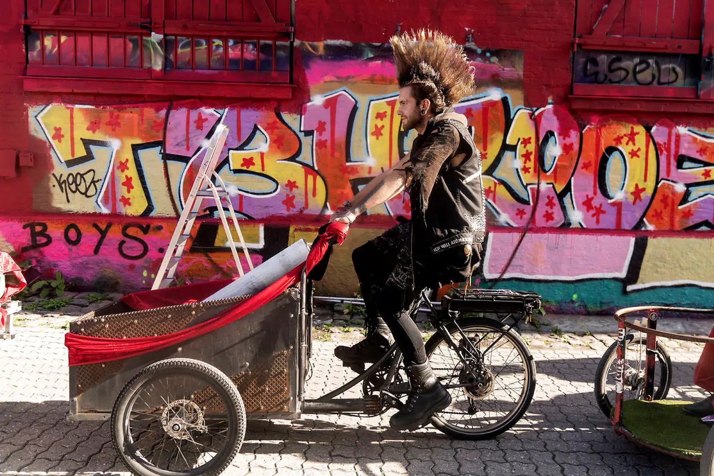 Paraden bestod af mange mennesker i forskellige aldre og udklædninger. Alle aldre var repræsenteret til fejringen. Og en stor del cyklede rundt på de velkendte Christiania-cykler.