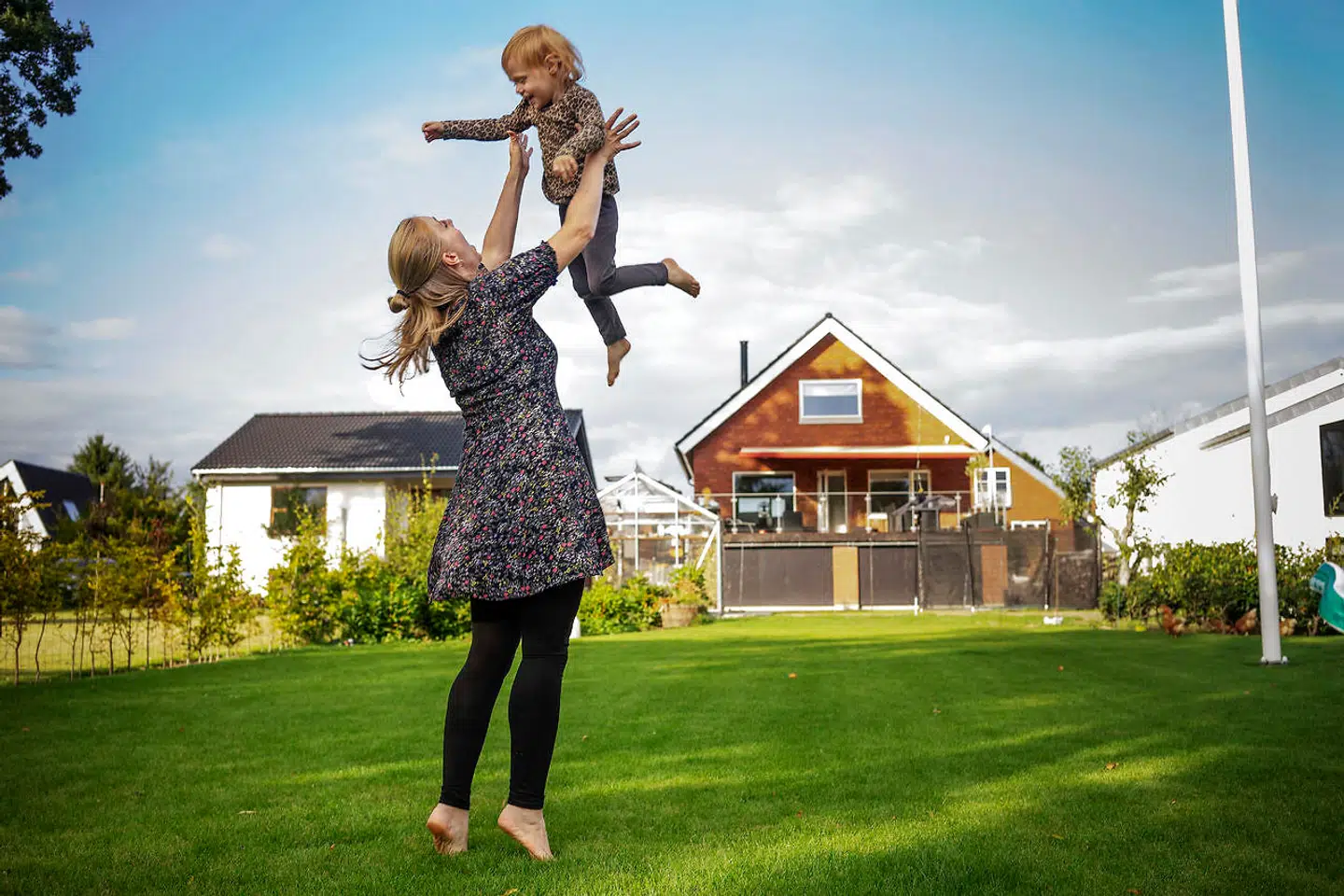 Det er ikke altid lige nemt at følge familiens nye principper inden for opdragelse, fortæller Line Melgaard. »Nogle gange er det ekstremt nemt – for eksempel når jeg ikke selv er sur eller træt. Men det er svært at få vendt ros om til anerkendelse, selvom jeg rigtig gerne vil det.«