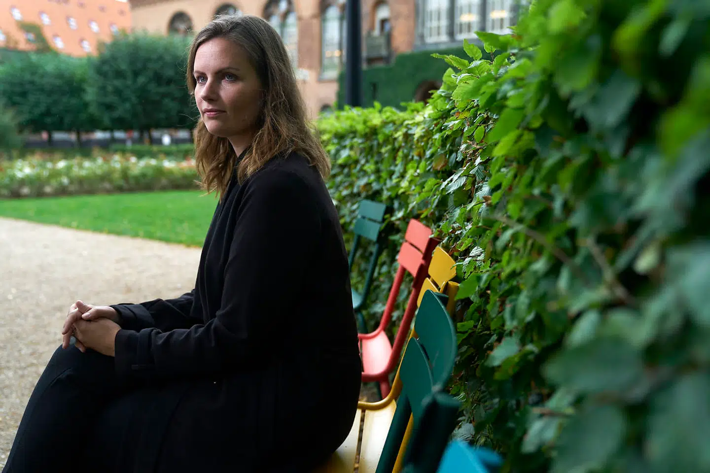 Onsdag fastslår Mai Villadsen over for Berlingske, at Enhedslisten ikke mener, at alle skal tjene og have det samme. Den politiske ordførers bekymring er, at »forskellene eksploderer – at en elite stikker af. Det er politiske valg, der har skabt øget ulighed. Nu skal politiske valg trække den anden vej«.