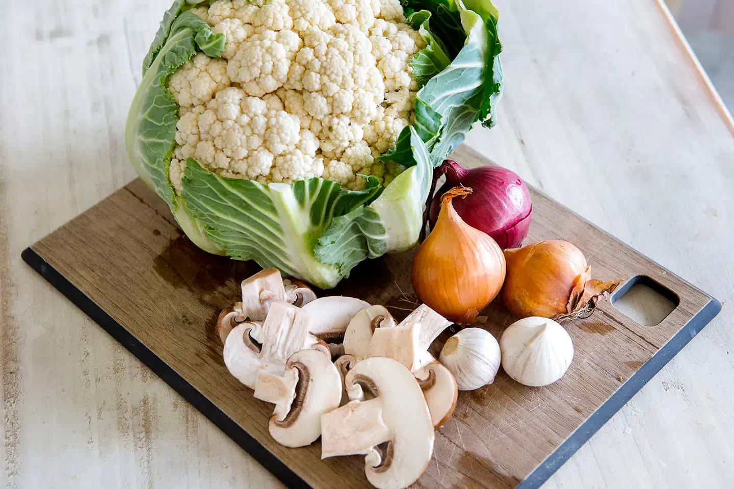 Danskerne skal blive bedre til at undgå madspild. Det er budskabet i Coops kampagnevideo »Sammen redder vi Maden«. Sundhedsekspert er dog uenig i et af kampagnens budskaber.