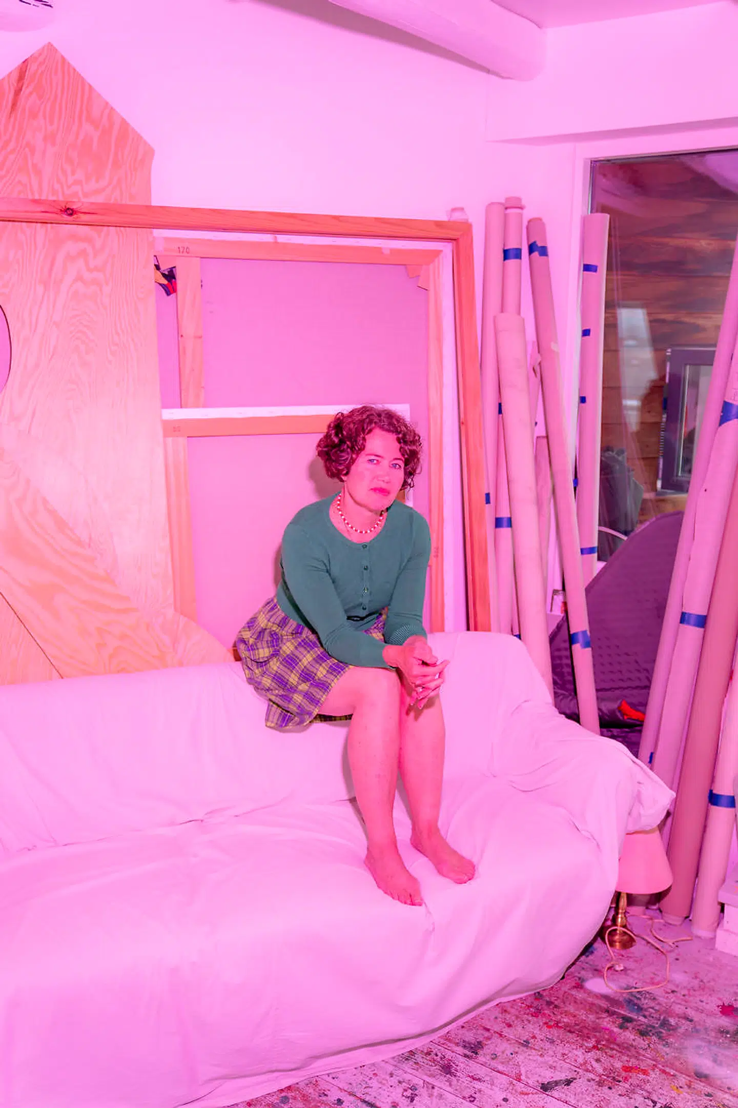 Kathrine Ærtebjerg finder blandt andet sine surrealistiske motiver i religion. På sine rejser til Indien har hun været meget optaget af hinduismen, og i øjeblikket finder hun inspiration i kristendommen.