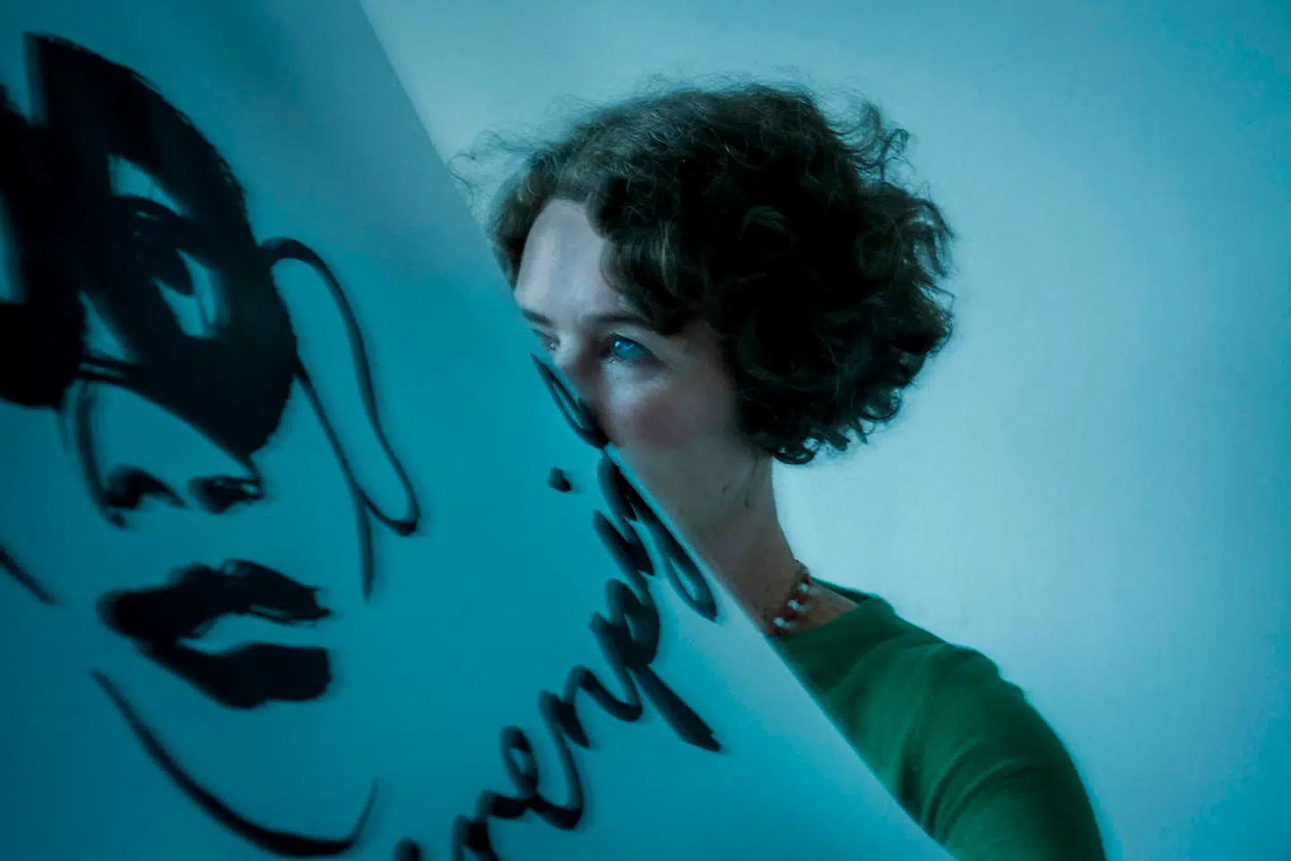 Selvom Kathrine Ærtebjerg har det, hun kalder et almindeligt liv, bruger hun kunsten til at indramme det utilpassede og den søgende del af livet, fortæller hun.