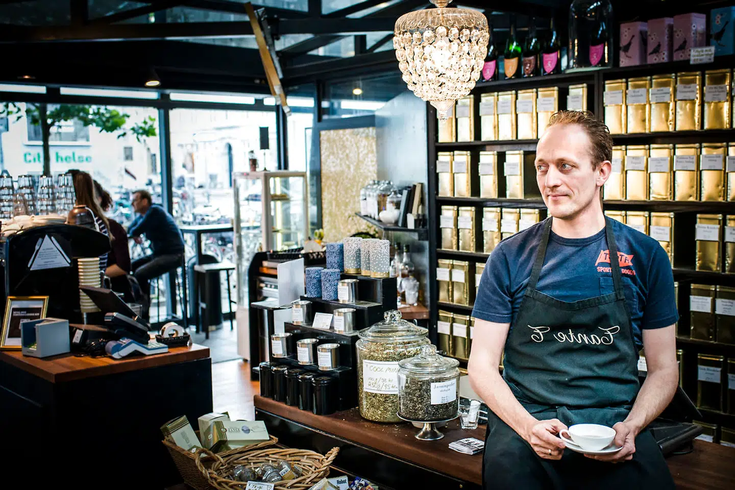 De Radikales nye landsformand, Mikkel Irminger Sarbo, er medejer af en række mindre virksomheder. Herunder teforretningen Tante T i Torvehallerne København.