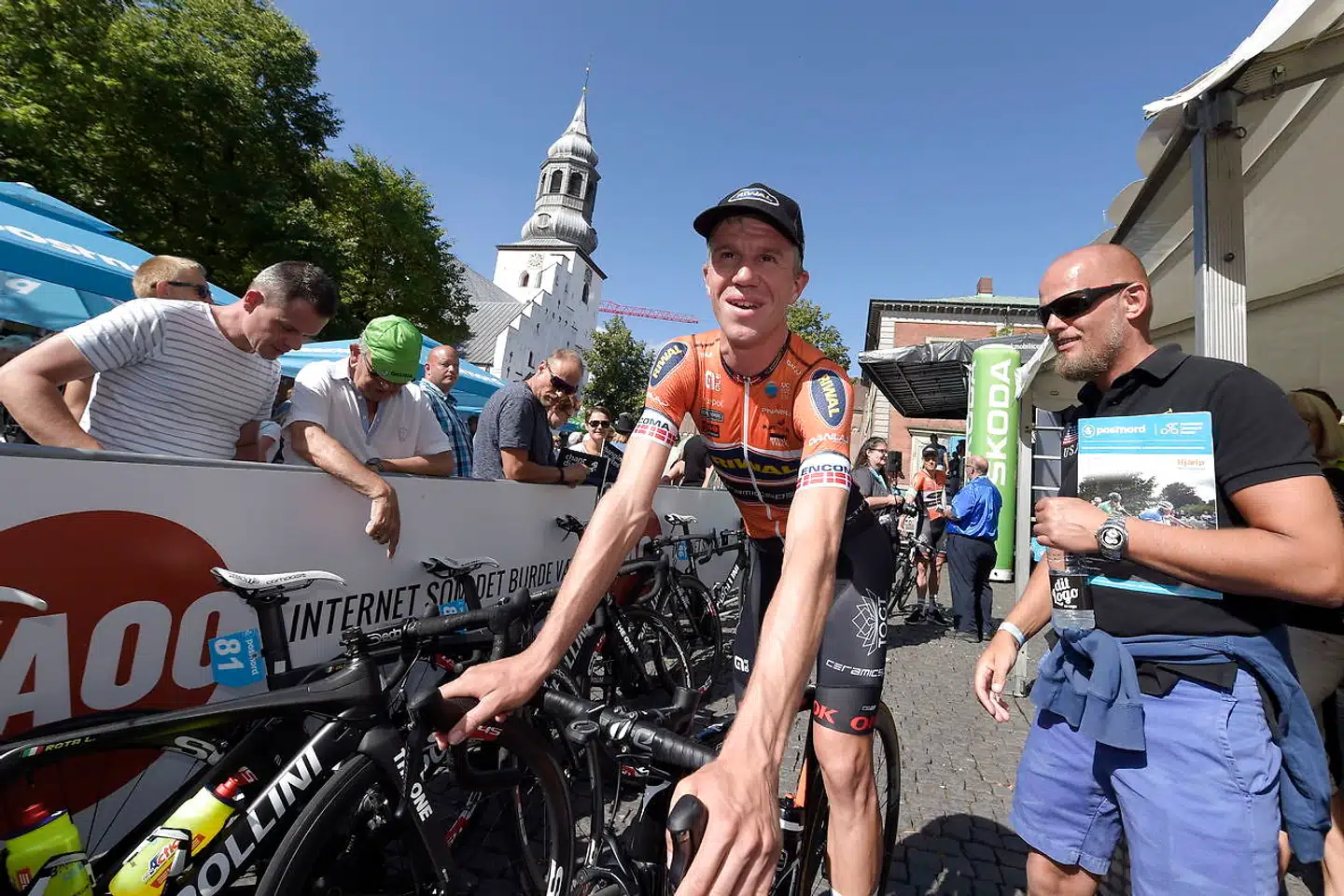 Chris Anker Sørensen omkom lørdag i en ulykke i Belgie, da han afprøvede VM-ruten. Arkivfotoet er fra startområdet i Aalborg under cykelløbet PostNord Danmark Rundt i august 2018.