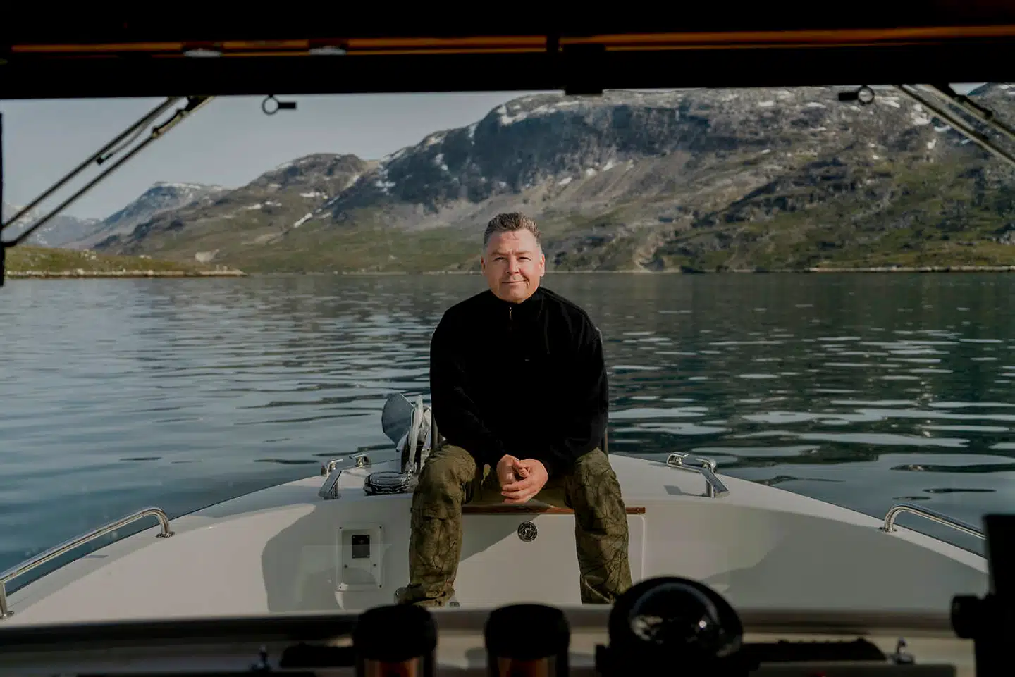 Grønlands udenrigsminister Pele Broberg Pele Broberg. Minister i det grønlandske landsstyre med ansvar for udenrigsanliggender, handel og erhverv. Medlem af partiet Naleraq.