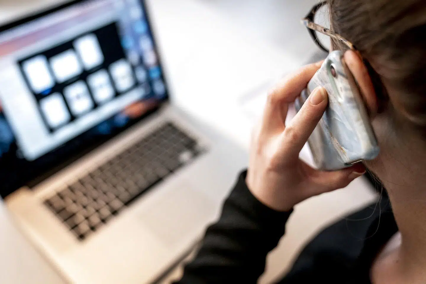 »Lektien fra Microsofts eksperiment med hjemmearbejde er, at siloerne i organisationen forstærkes. Det er skidt nyt for den offentlige sektor i lille Danmark. Allerede længe før pandemien har silodannelsen i den offentlige sektor givet panderynker,« skriver Asmus Leth Olsen.