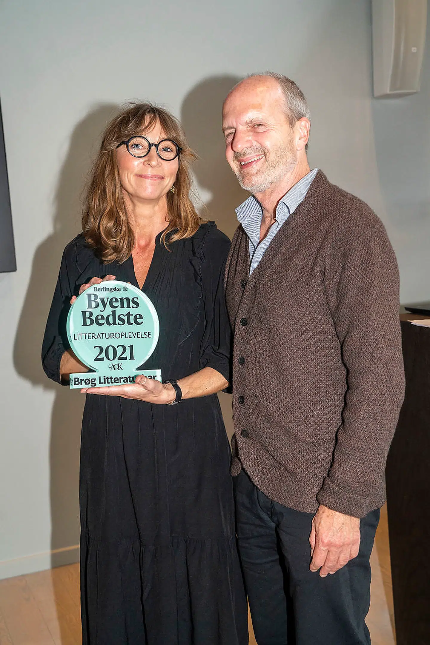 AOKs Byens Bedste Litteraturoplevelse gik til til Anna Johansen og Claus Benthien fra BRØG Litteraturbar.