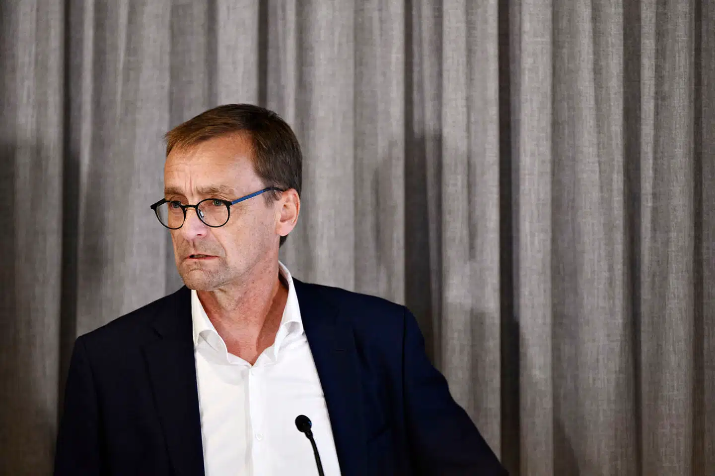 Torben M. Andersen er professor ved Institut for Økonomi Aarhus Universitet og formand for ekspertgruppen. Han fremhævede på pressemødet, at den høje vaccinationstilslutning har haft stor betydning for, hvor godt Danmark har klaret sig gennem krisen.