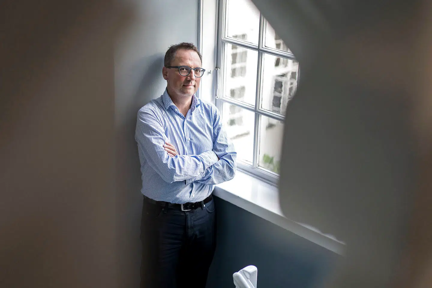 Store internationale firmaer får en stadigt strammere greb om blandt andet distribution af film og bøger og booking af hoteller restauranter og rejser. Udviklingen truer det brede udbrud og lægger magten hos de få, mener administrerende direktør for Gyldendal Morten Hesseldahl, der i denne klumme tager temperaturen på udviklingen og kommer med bud på, hvordan forbrugere og politikere kan vende skuden.