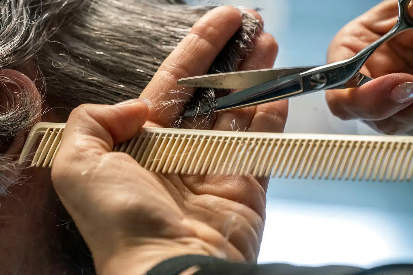 Prisforskellen på en herre- og dameklipning kan være på flere hundreder kroner.