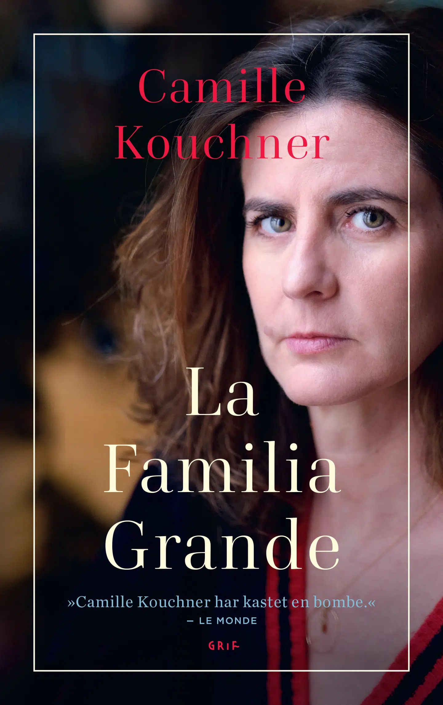 I »La Familia Grande« skildrer juristen Camille Kouchner sin opvækst i et privilegeret miljø, hvor børnene betalte en dyr pris for de voksnes frisind.