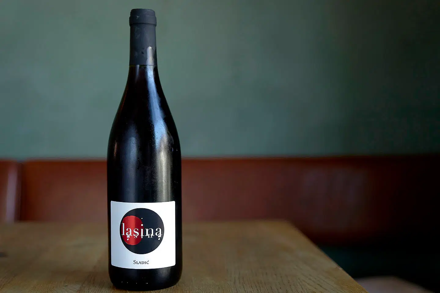 Spændende rødvin på lasina druen fra Sladic i Kroatien.