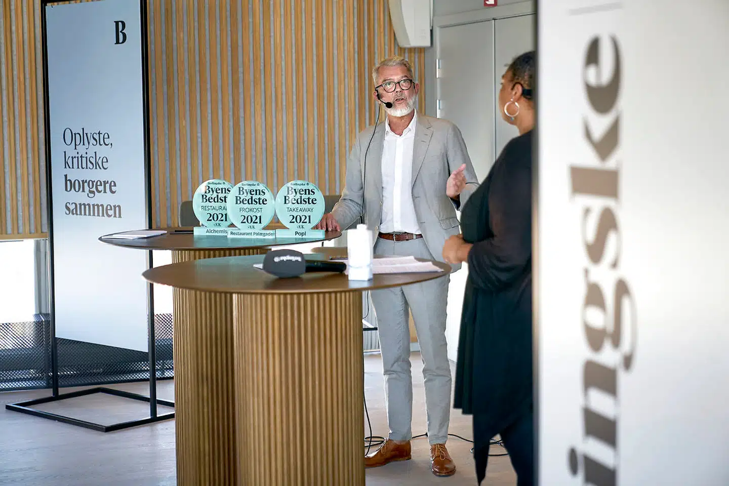 Berlingske AOK uddeler Byens Bedste-priser i gastronomi i Berlingskes Lounge på toppen af avisen i Pilestræde. Berlingskes gastronomiredaktør Søren Frank fortæller om en restaurationsbranche på vej tilbage.