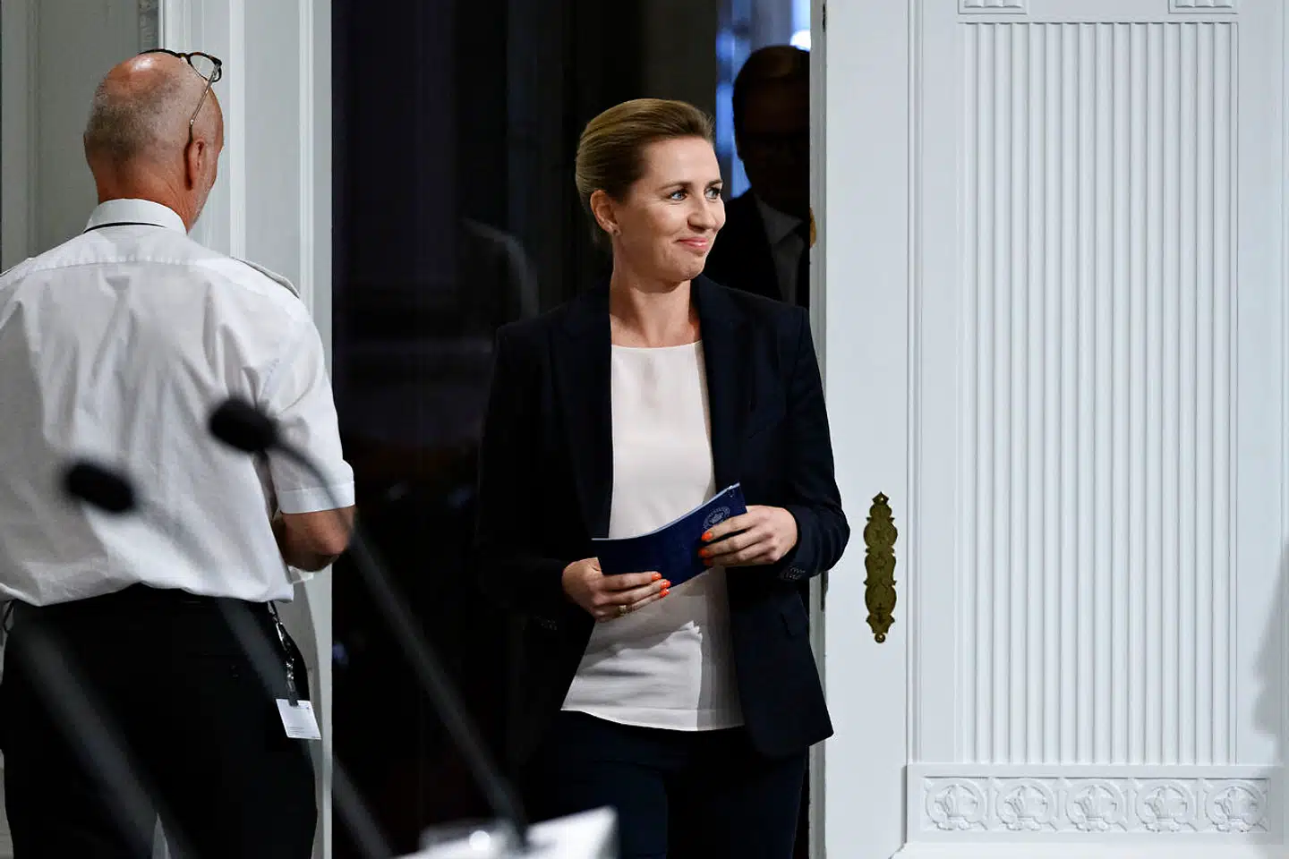 »Vi skal aflive en lidt sejlivet myte, der er ved at opstå. Nemlig at det at gå på arbejde nødvendigvis skal være lystbetonet,« sagde statsminister Mette Frederiksen (S), da hun sammen med finansminister Nicolai Wammen (S) og beskæftigelsesminister Peter Hummelgaard (S) holdt pressemøde om reformudspillet »Danmark kan mere I«.