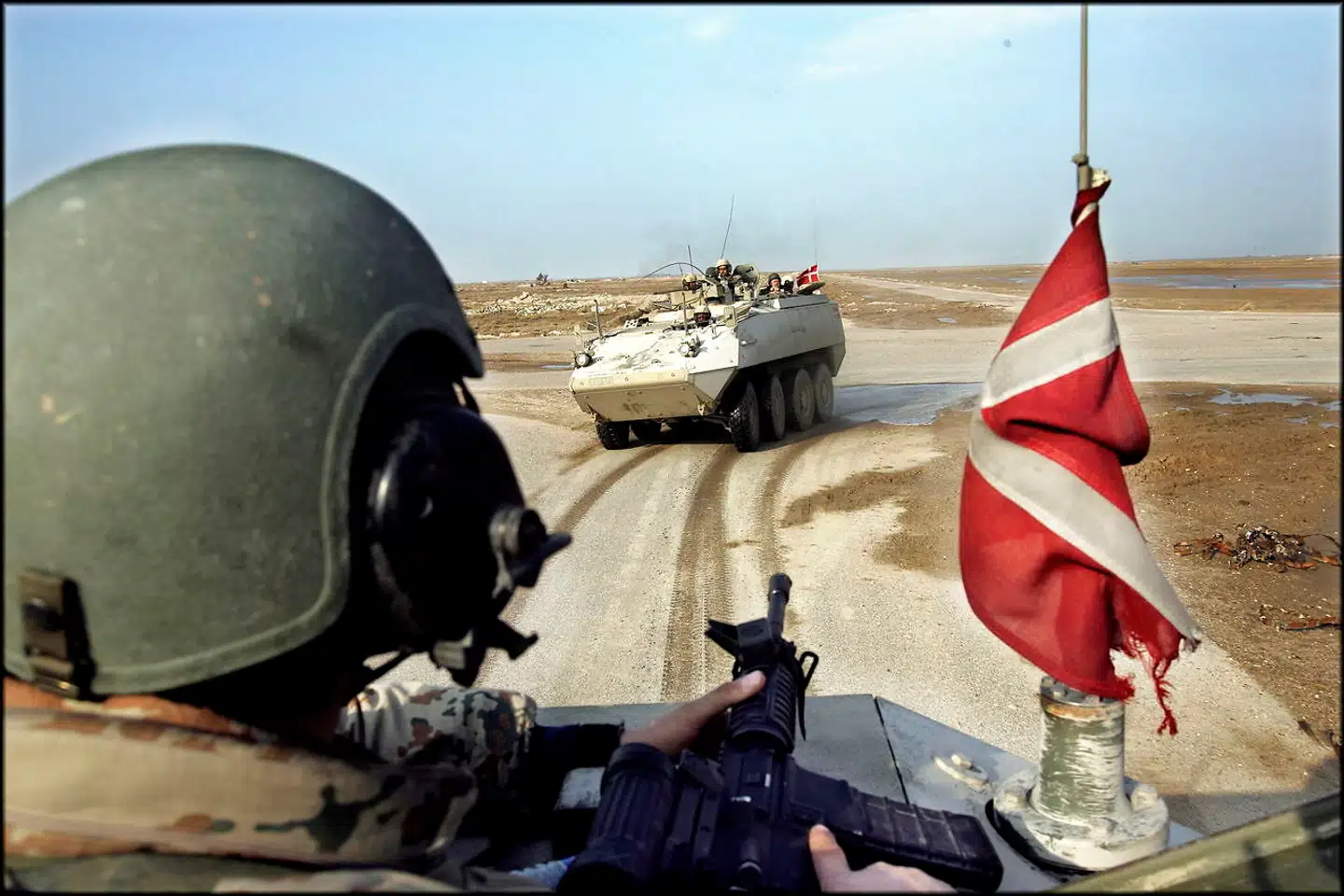 Storbritannien har modtaget en ukendt sum penge for at modtage 23 tolke, der har assisteret Danmark i Afghanistan.