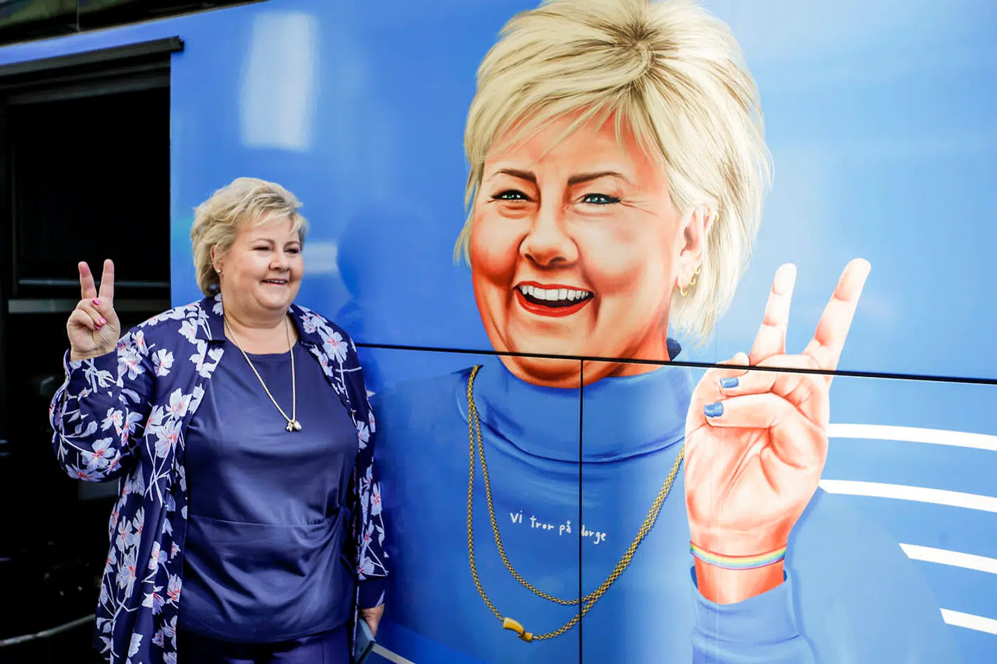 Norges statsminister, Erna Solberg, oplever kun få dage før det norske valg en stor stigning i antallet af nordmænd, der er smittet med covid-19.