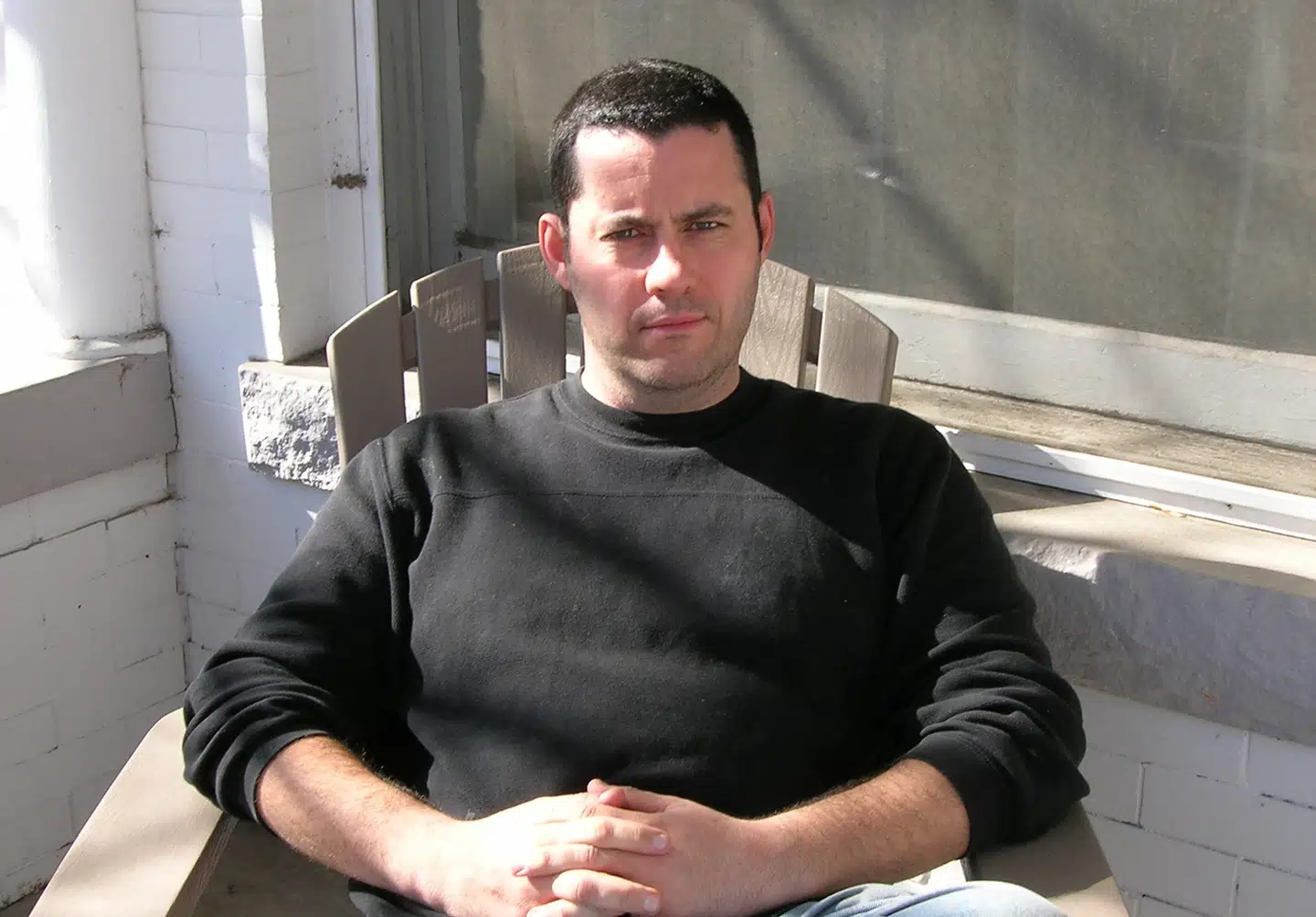 Adrian McKinty skrev i 2019 bogen »Kæden«, der nu er udkommet på dansk.