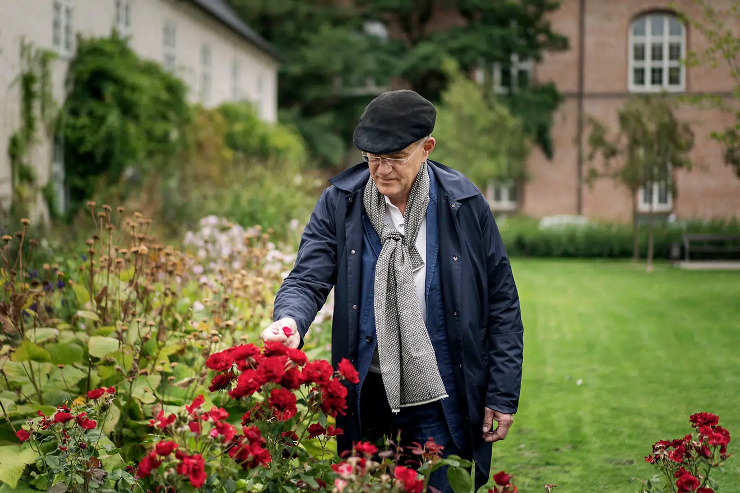 Få minutter fra 'larmen og balladen' finder Jens Nørgaard ro i Det Kongelige Biblioteks have.